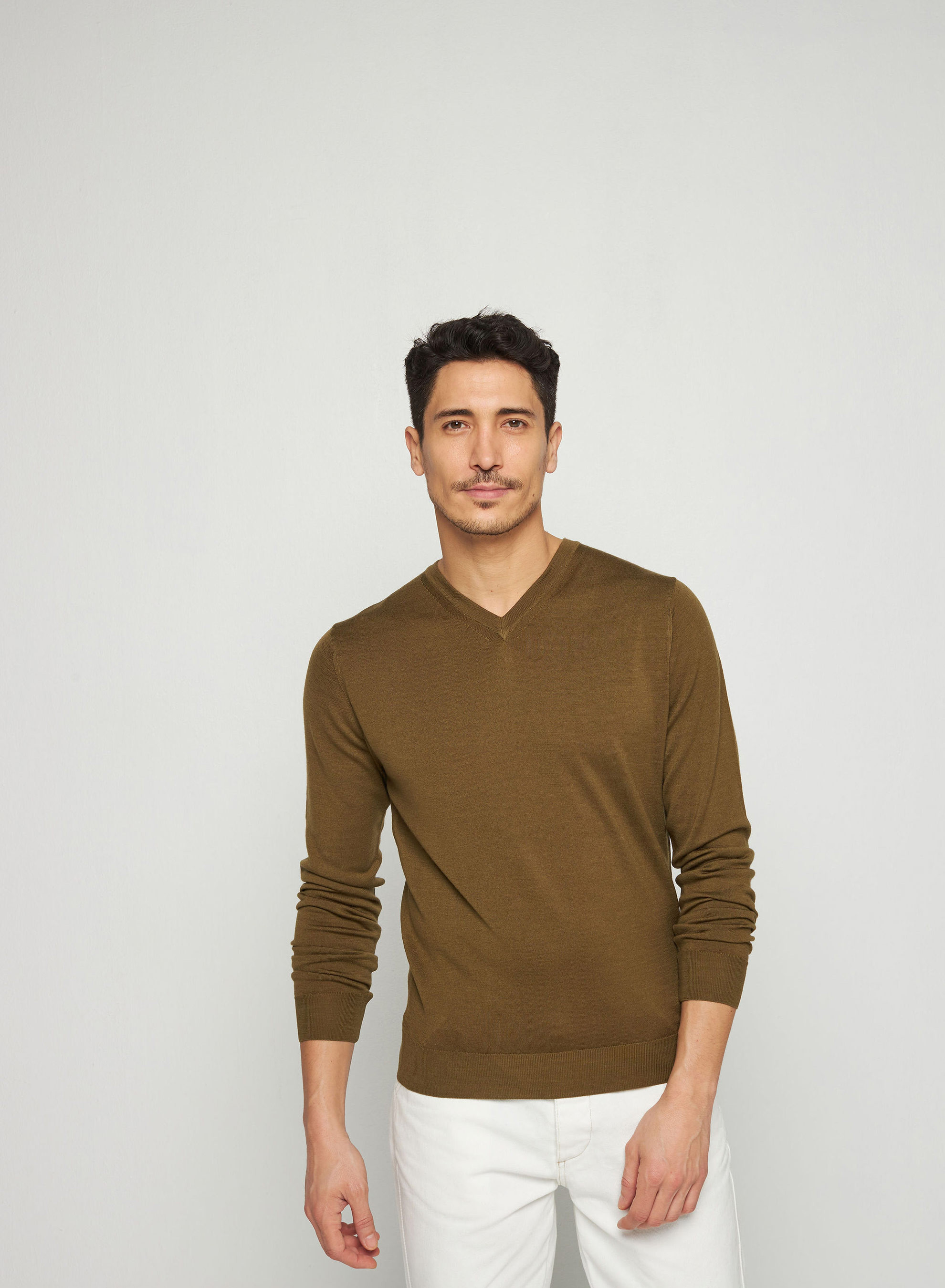 Pull col V avec logo en laine mérinos - Elmo 7650 kaki - 83 Kaki