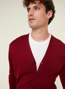 Gilet boutonné avec logo en laine mérinos - Etienne 7881 cerise - 51 Bordeaux