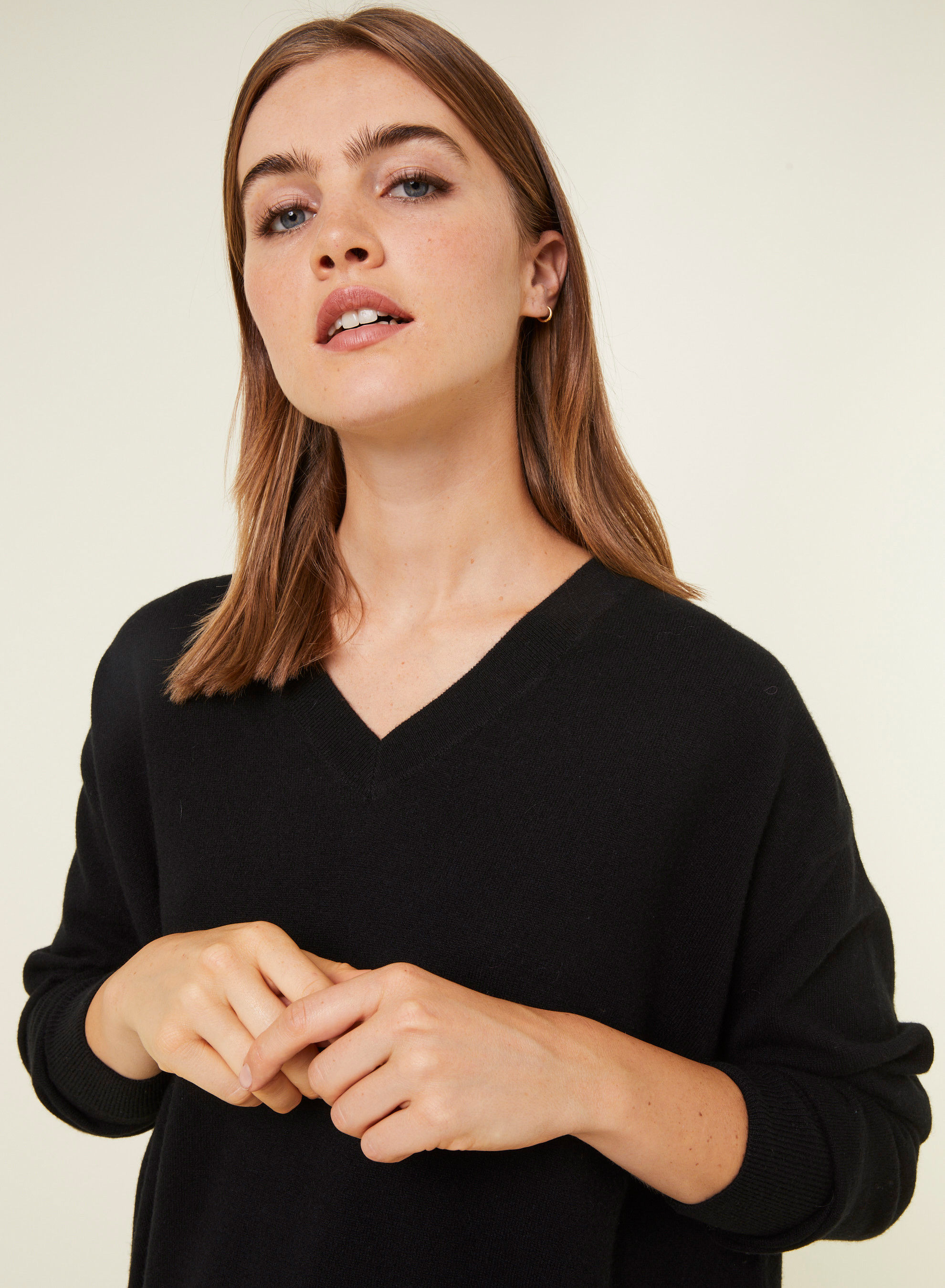 Loose sweater with V-neck slits in cashmere - Alienor