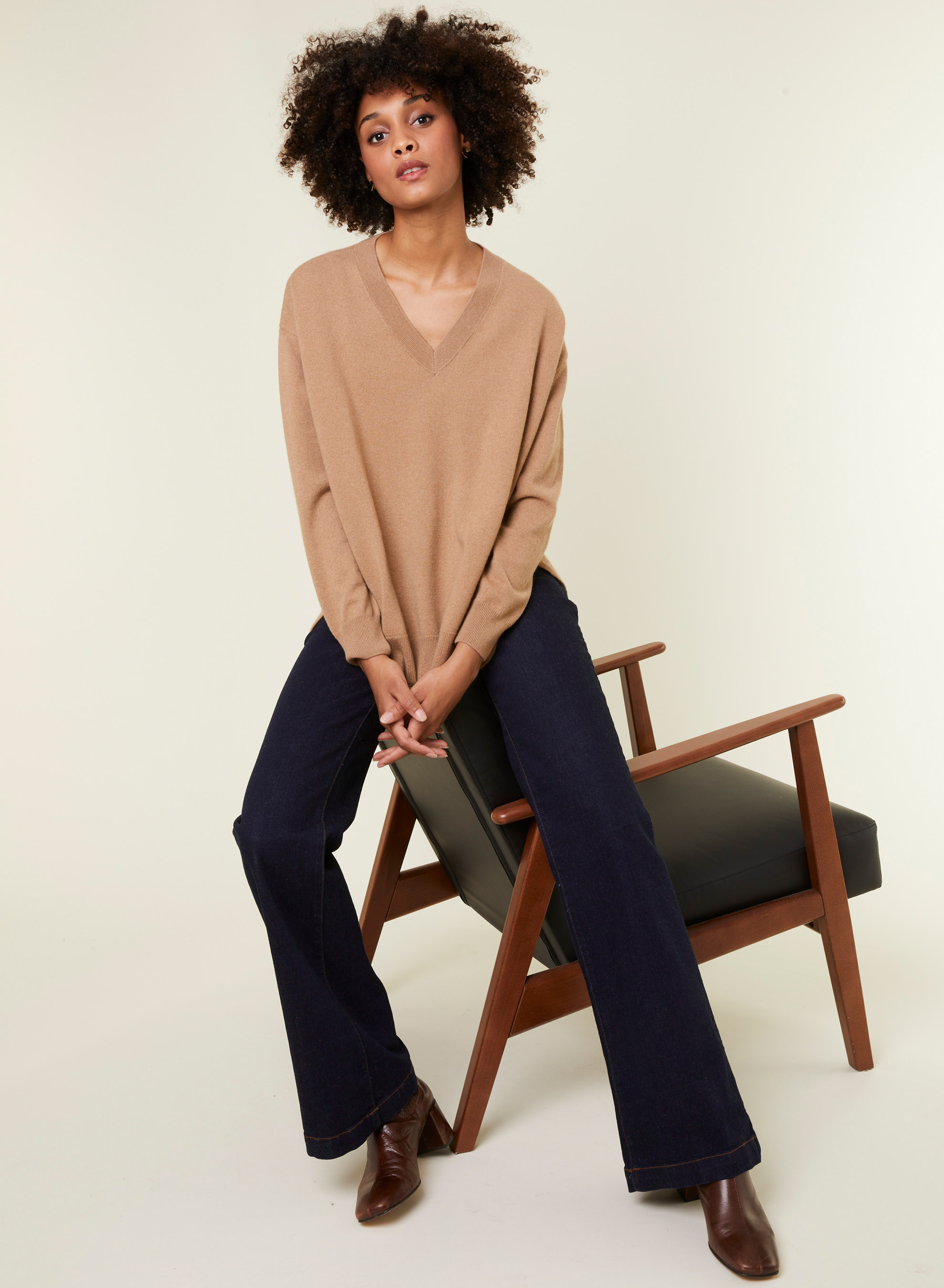 Pull ample à fentes col V en cachemire - Alienor 7820 camel - 88 Camel