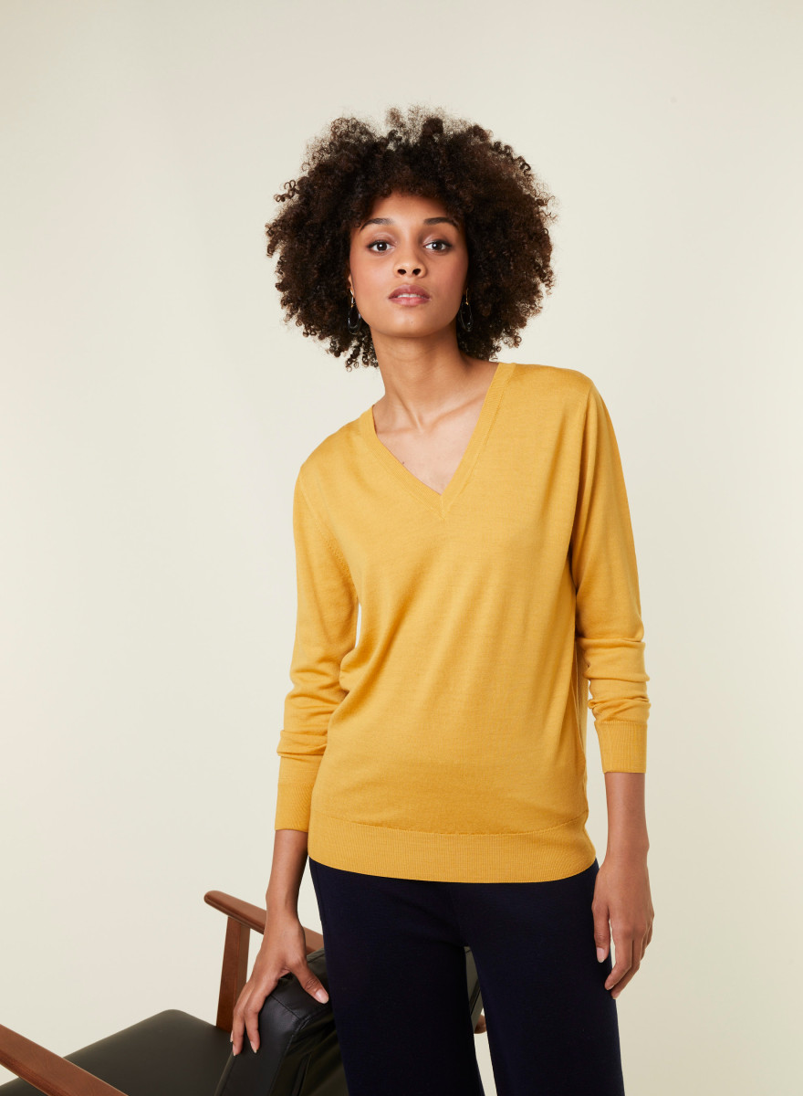 Pull col V en laine mérinos - Arya 7860 soleil - 89 Moutarde