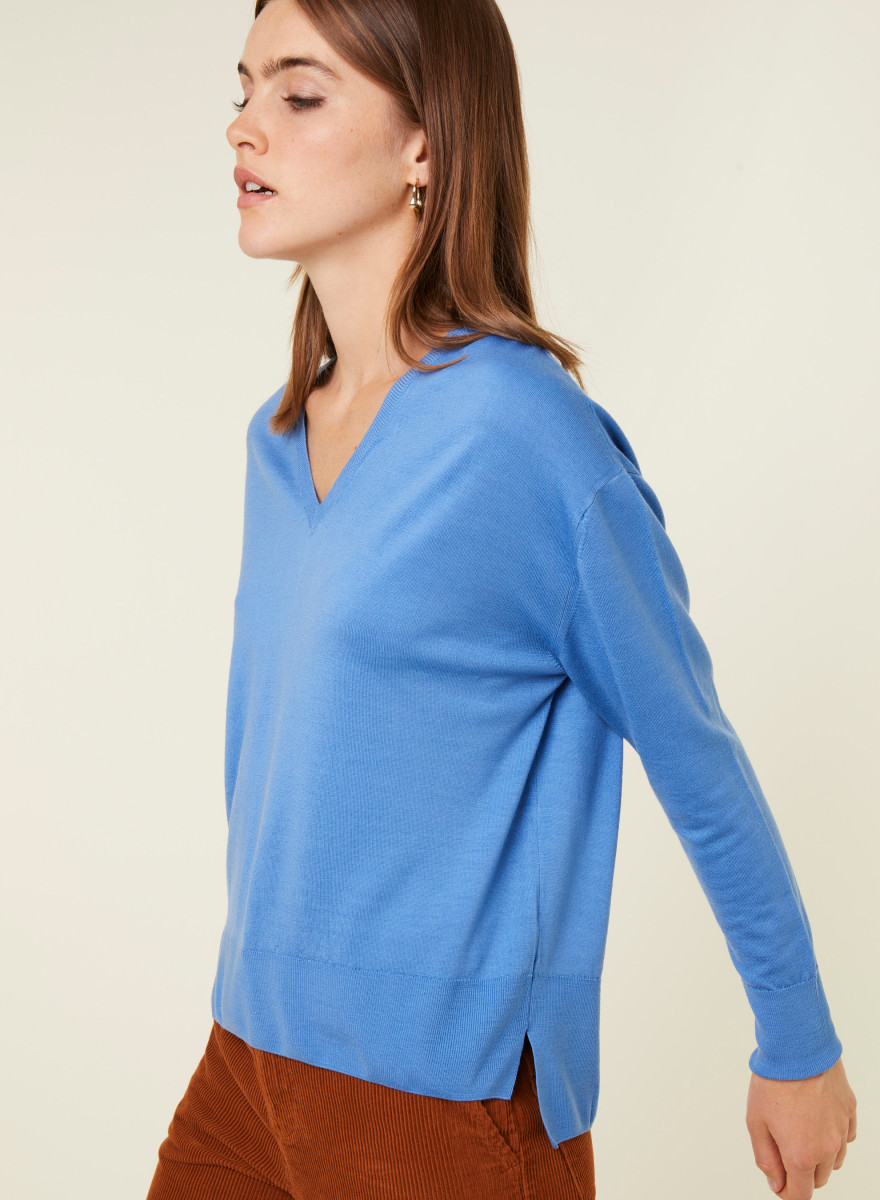 Merino wool V-neck sweater with slits - Aurora
