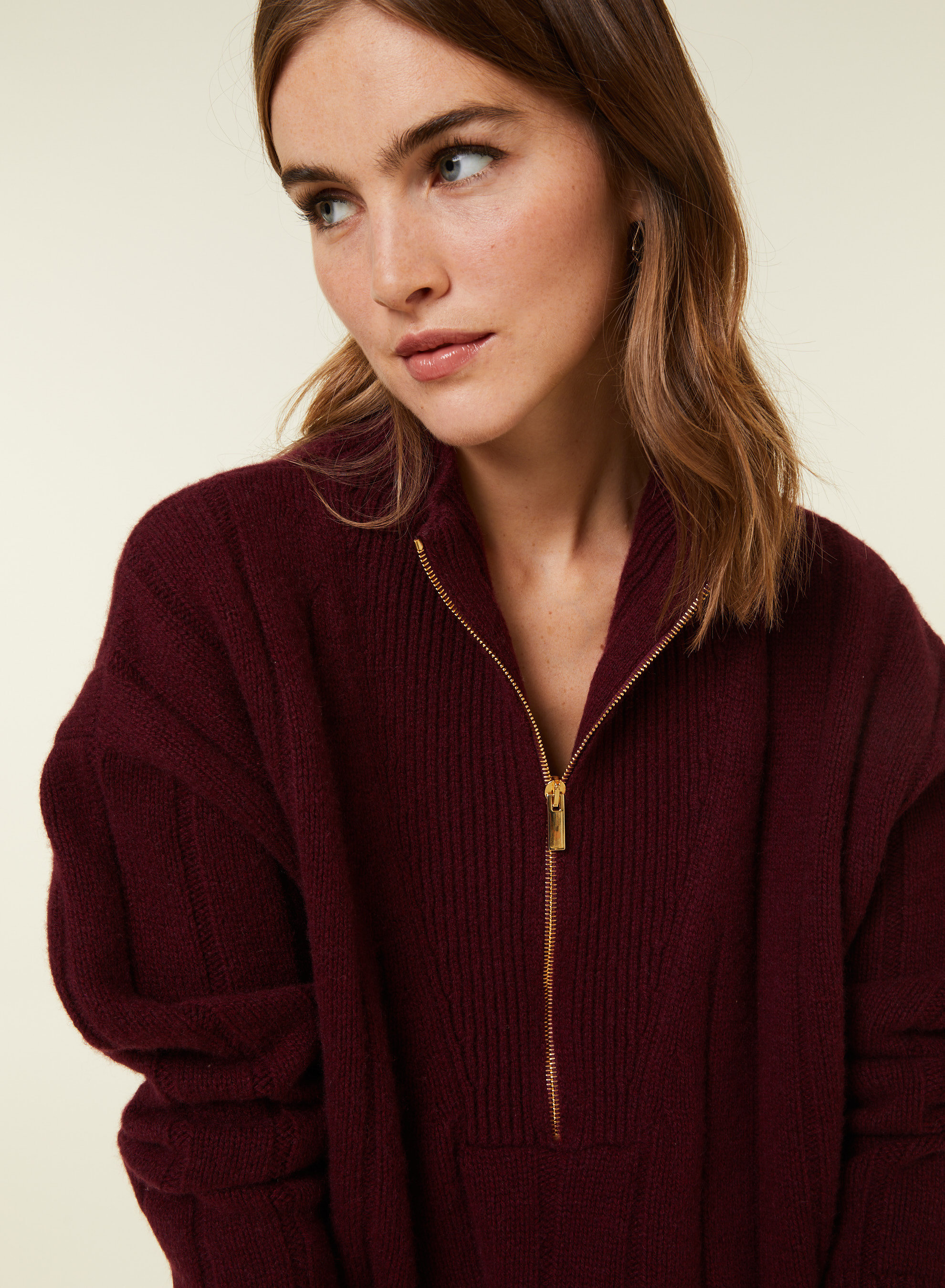 Pull col montant zippé en cachemire et laine recyclés - Lodric 7882 prune - 51 Bordeaux