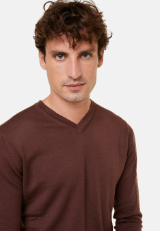 Pull col V avec logo en laine mérinos - Elmo 7881 cerise - 51 Bordeaux