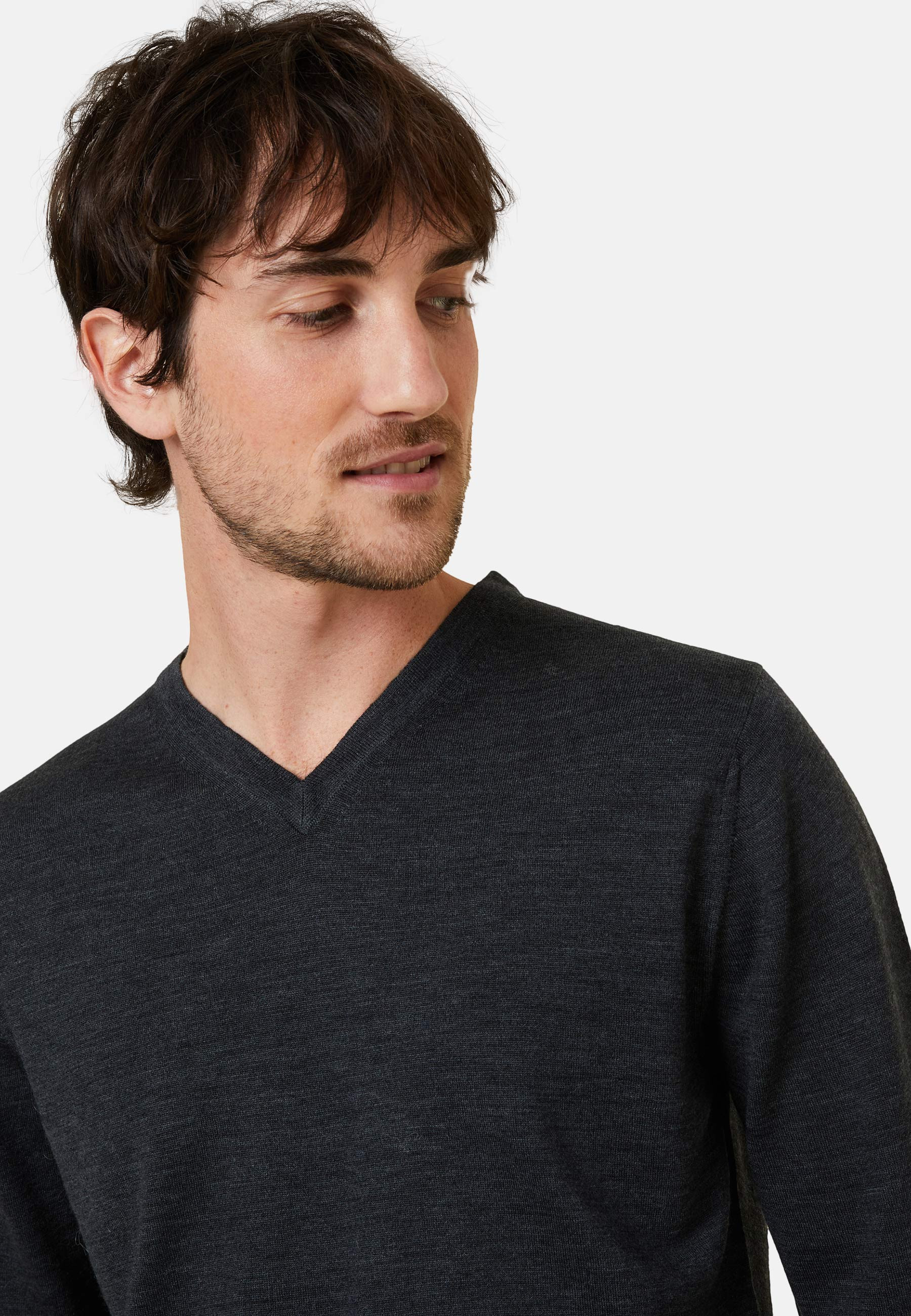 Pull col V avec logo en laine mérinos - Elmo 7881 cerise - 51 Bordeaux