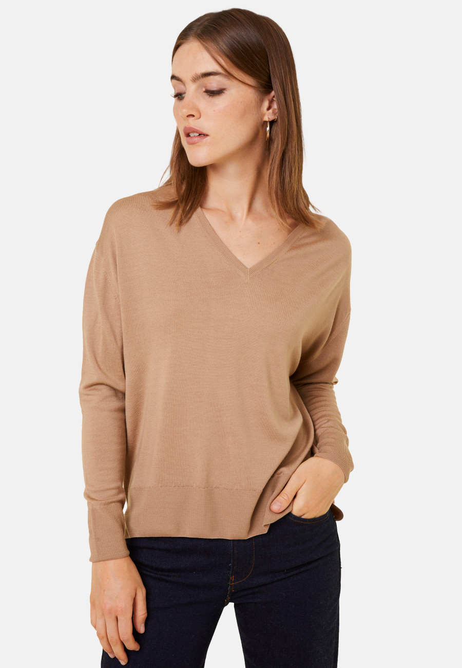 Merino wool V-neck sweater with slits - Aurora