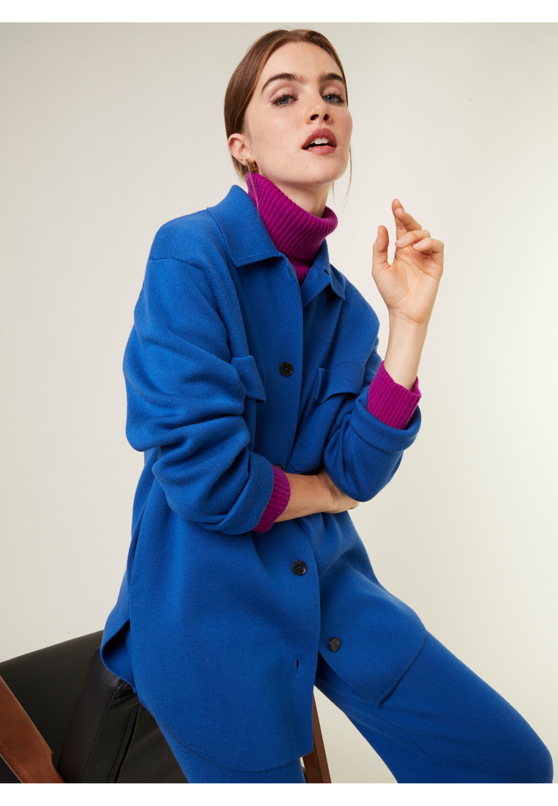 Veste boutonnée avec poches en laine mérinos - Giselle 7841 saphir - 03 Bleu foncé