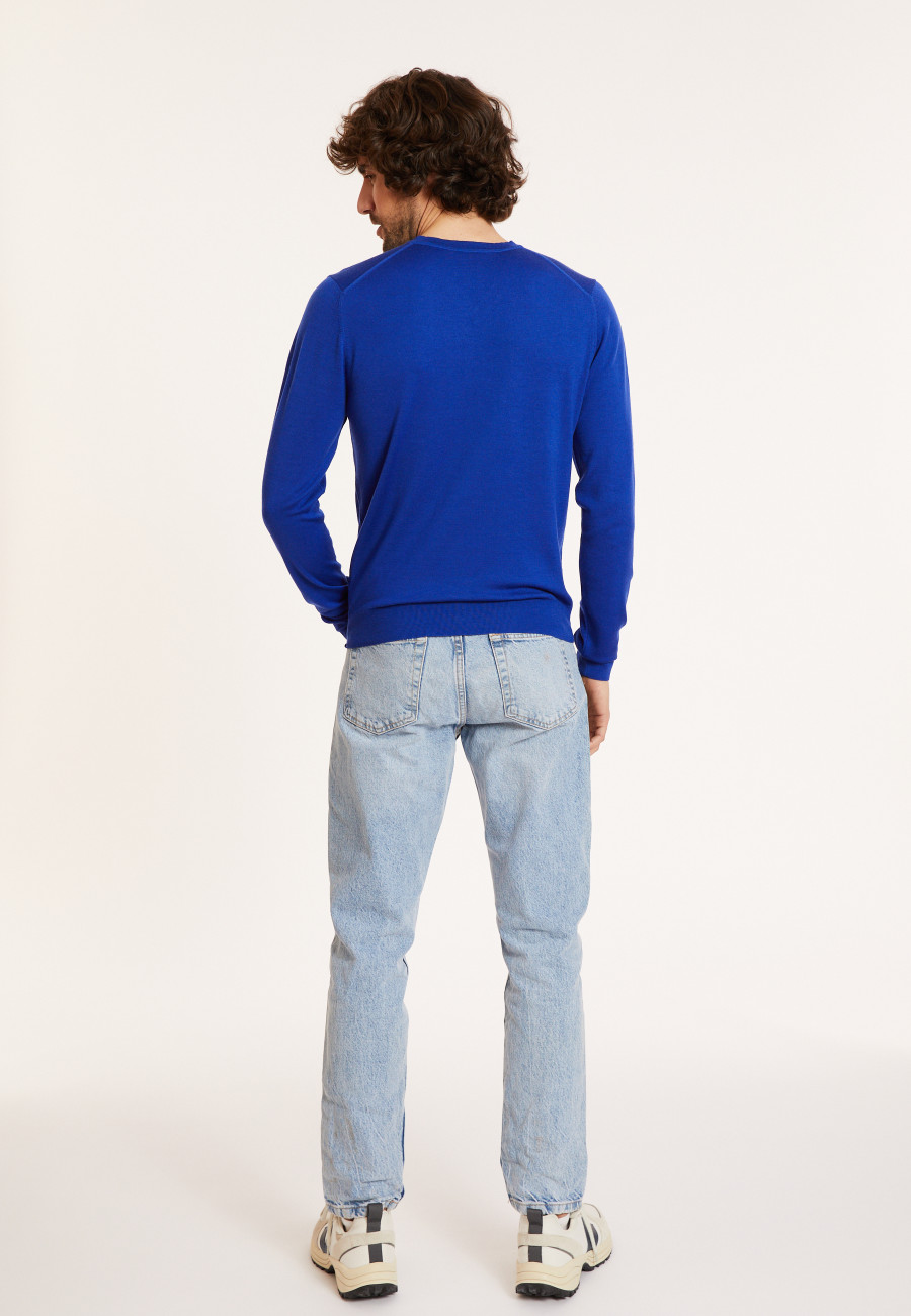 V-neck jumper in merino wool - Elmo