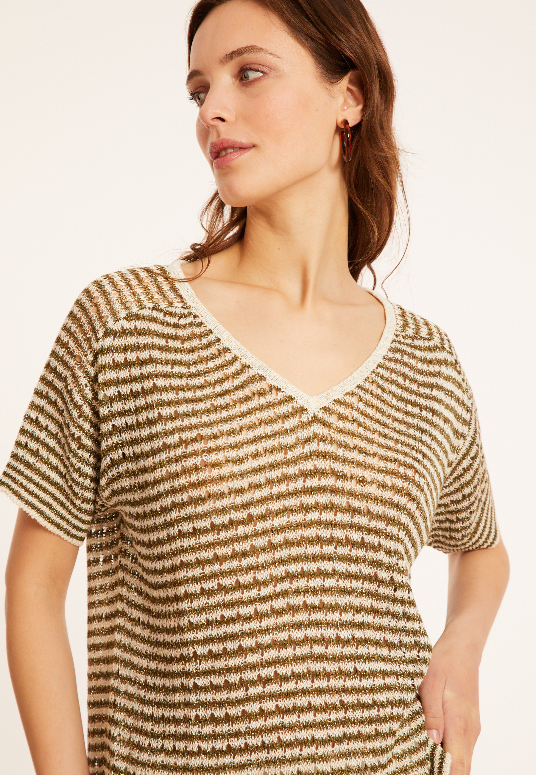 Openwork linen V-neck T-shirt - Marguerite