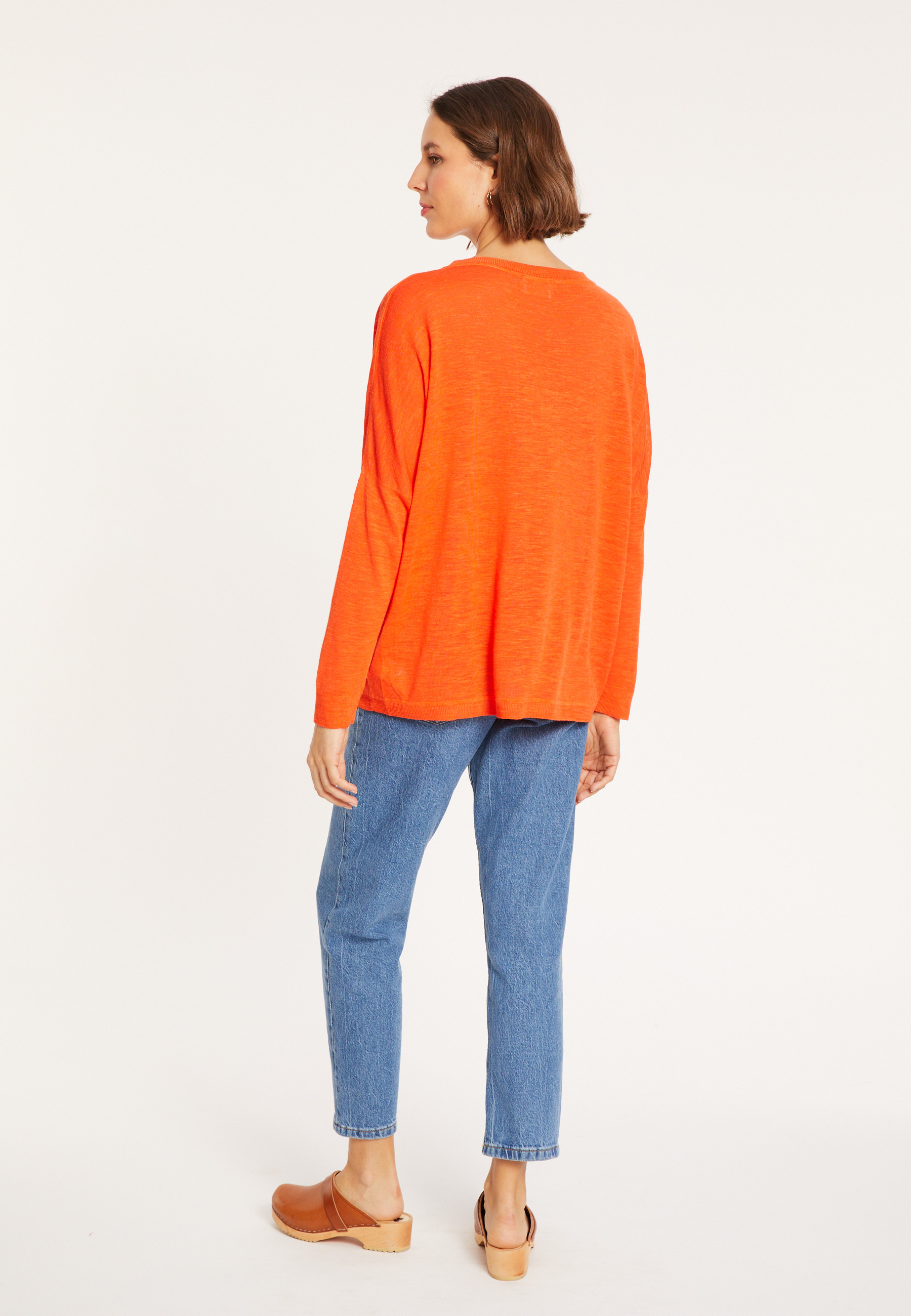 Oversized v-neck flamed linen t-shirt - Beja