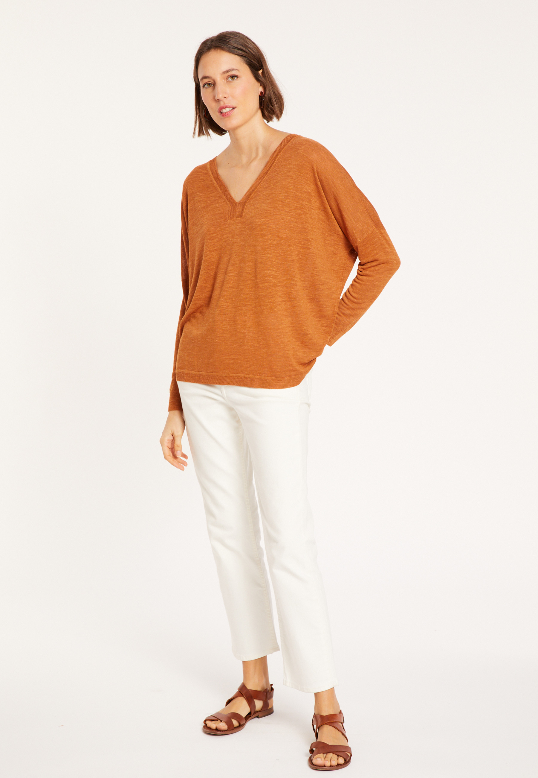 Oversized v-neck flamed linen t-shirt - Beja