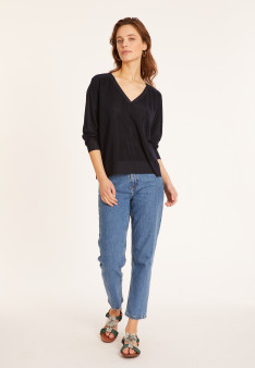 V-neck sweater in fil lumiere - Maja