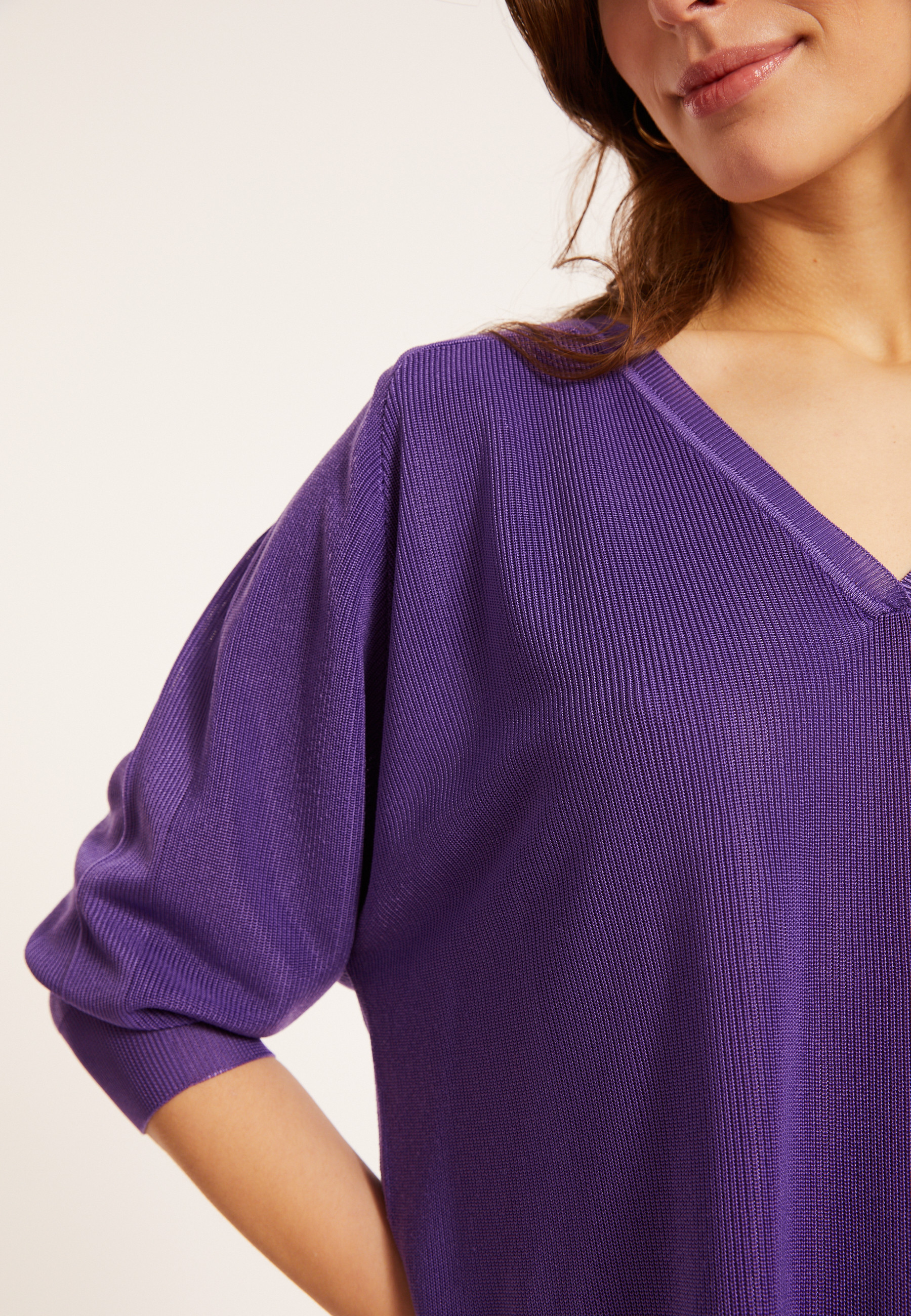 Pull col V en fil lumière - Maja