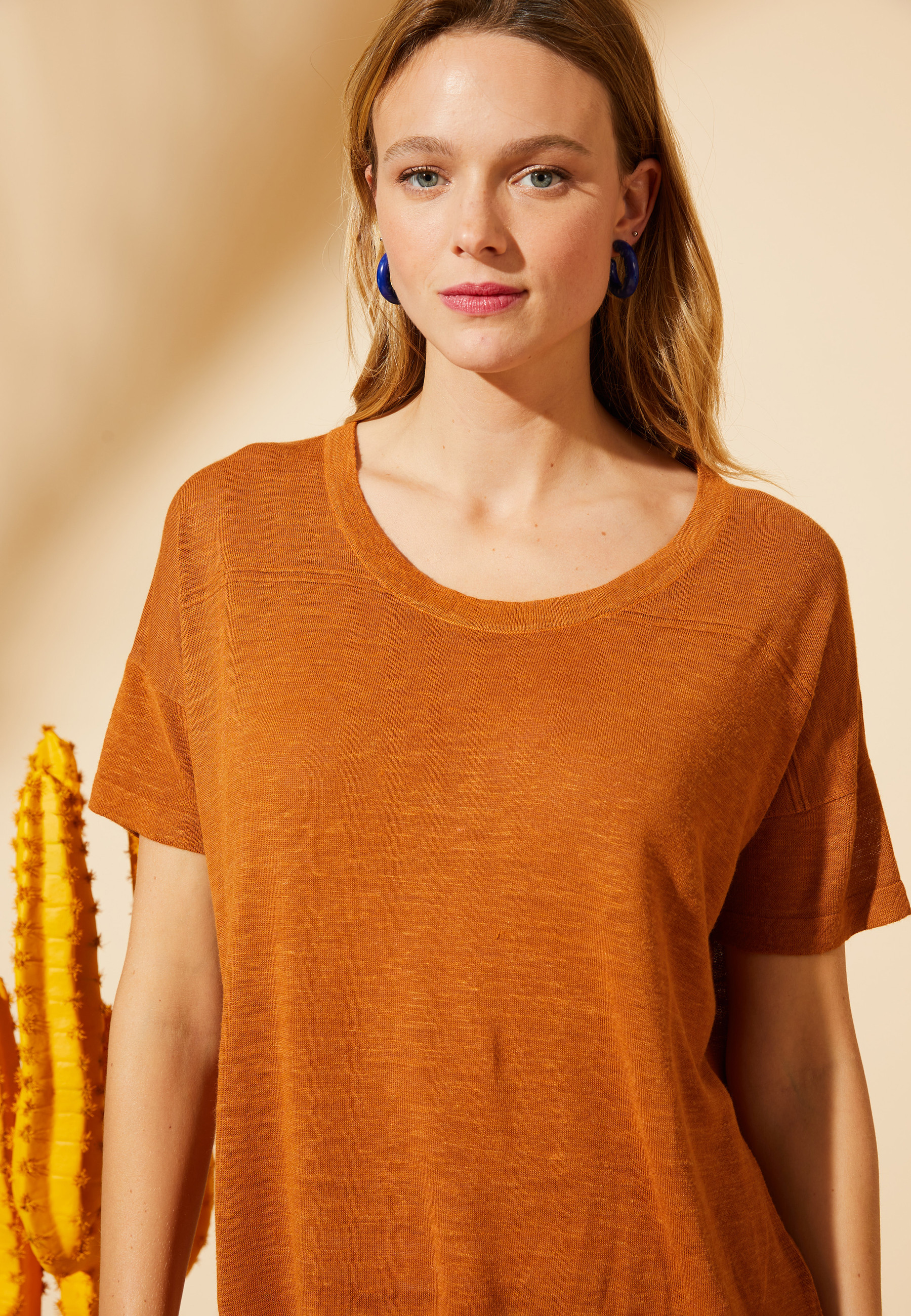 Loose-fitting round-neck flamed linen T-shirt - Pavot