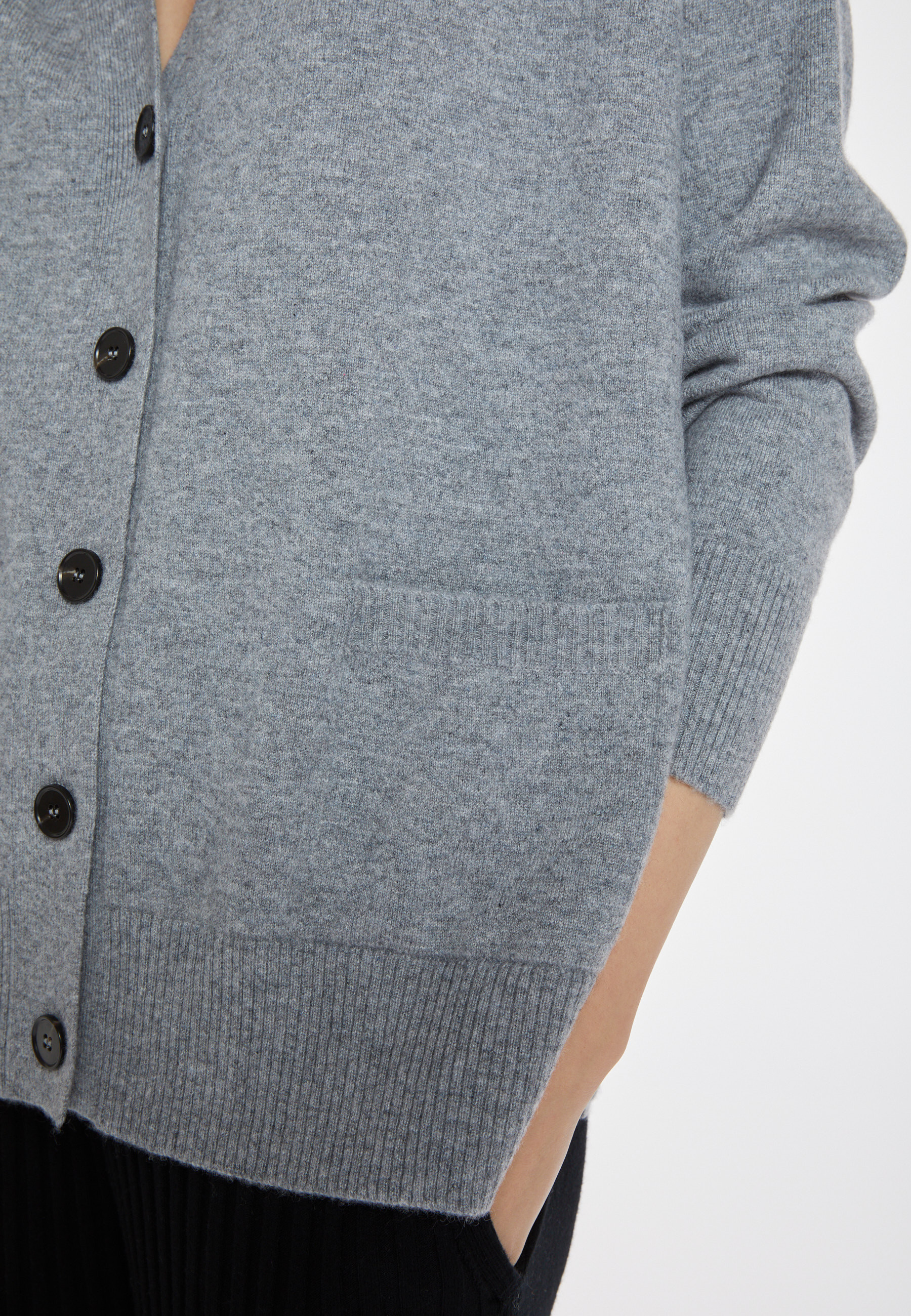 Cardigan en cachemire boutonné à poches - Ariel 8211