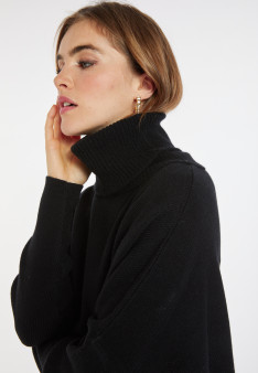 Loose-fitting turtleneck sweater in wool and cashmere - Clara