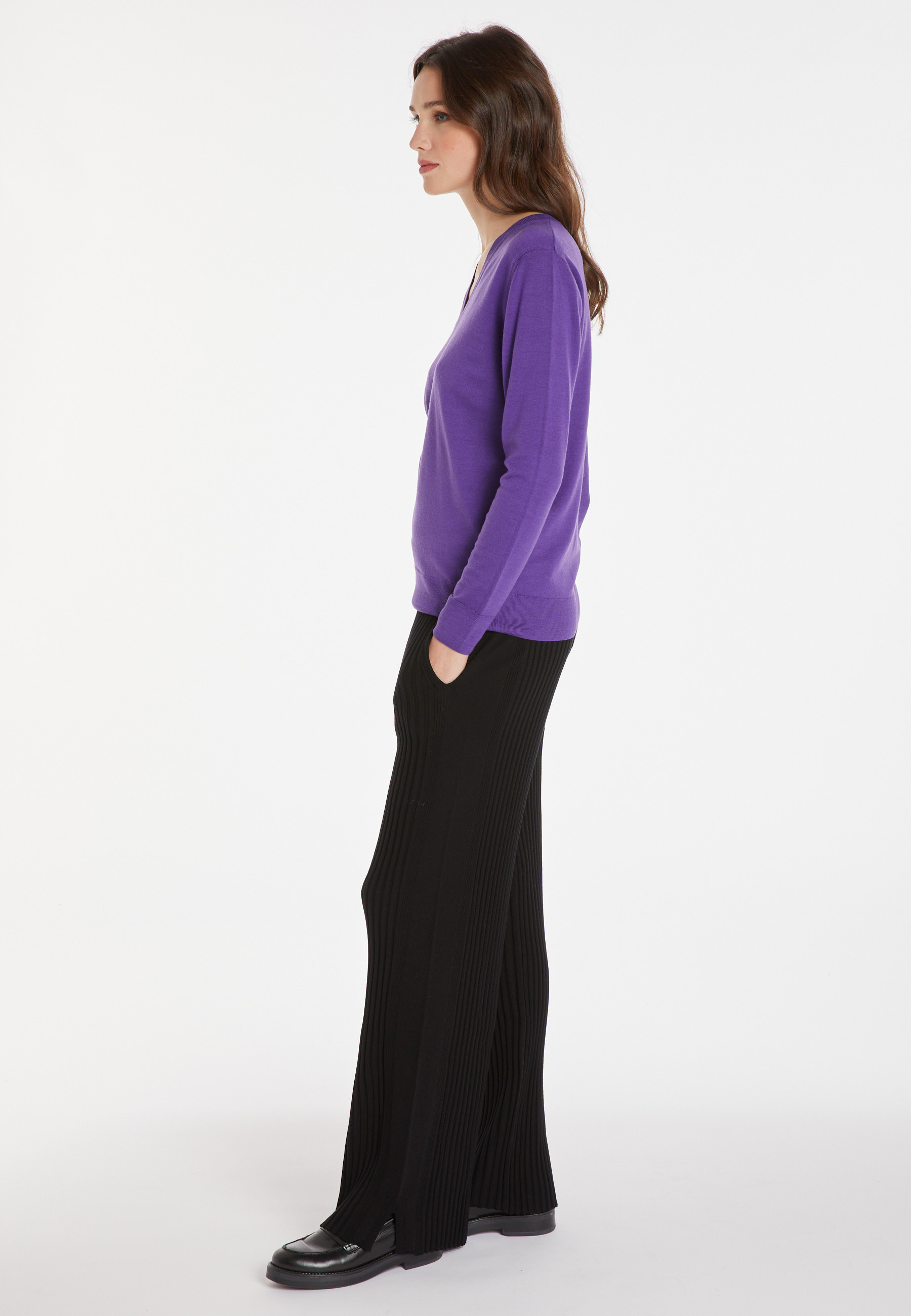 Pull col V en laine mérinos - Arya 8290