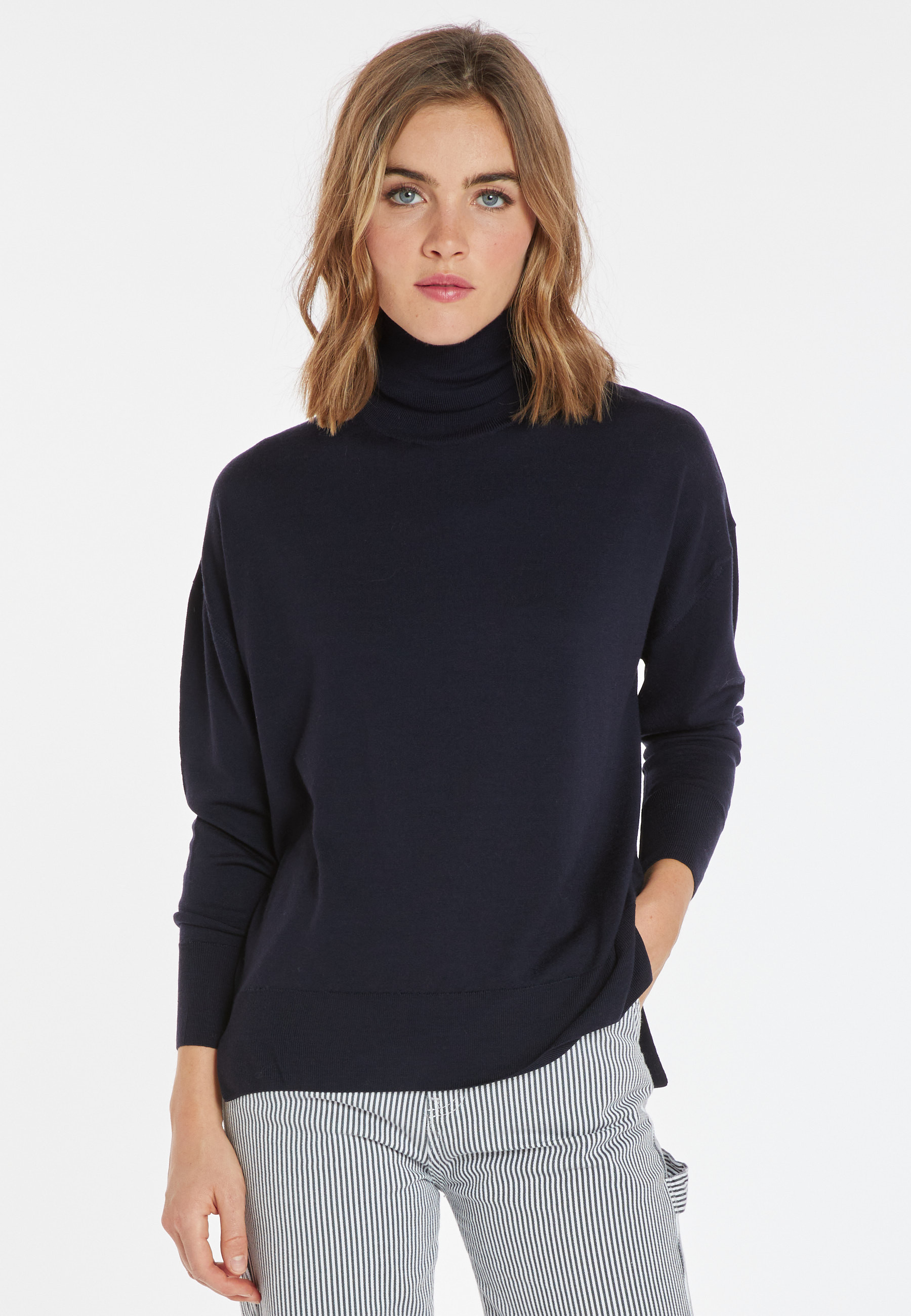 Pull col roulé à fentes en laine mérinos - Amy 8240