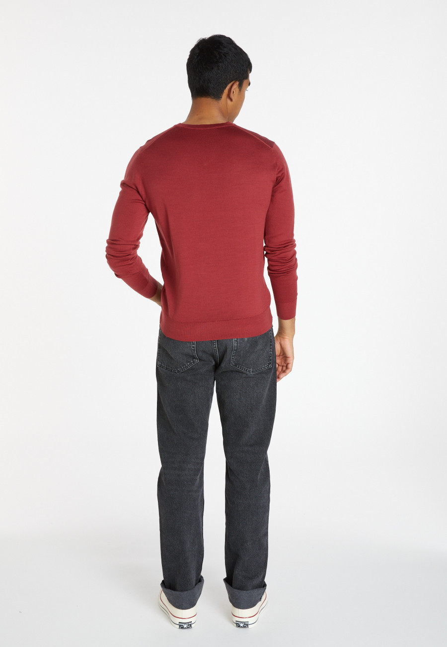 V-neck jumper in merino wool - Elmo