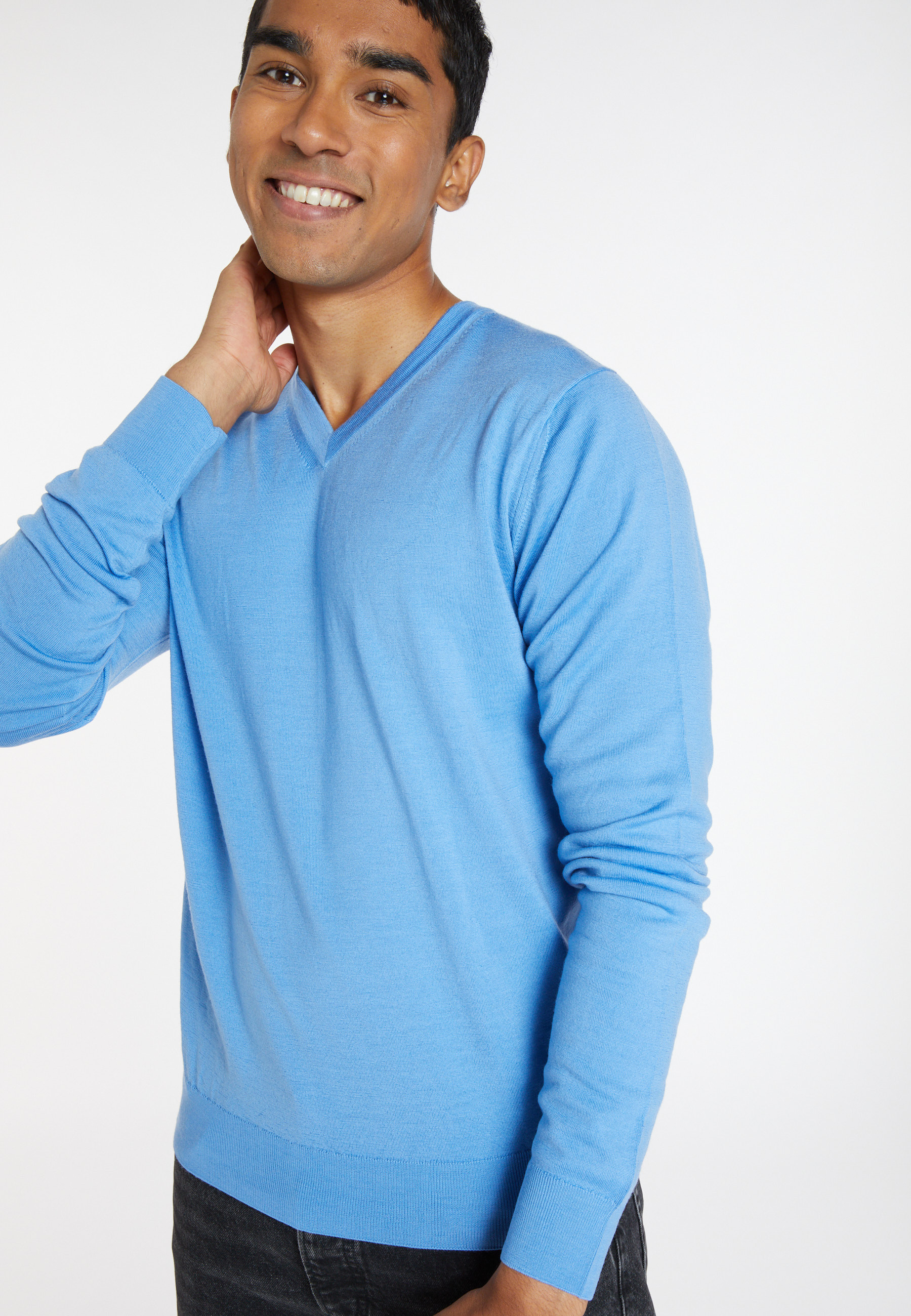 Pull col V avec logo en laine mérinos - Elmo 8242