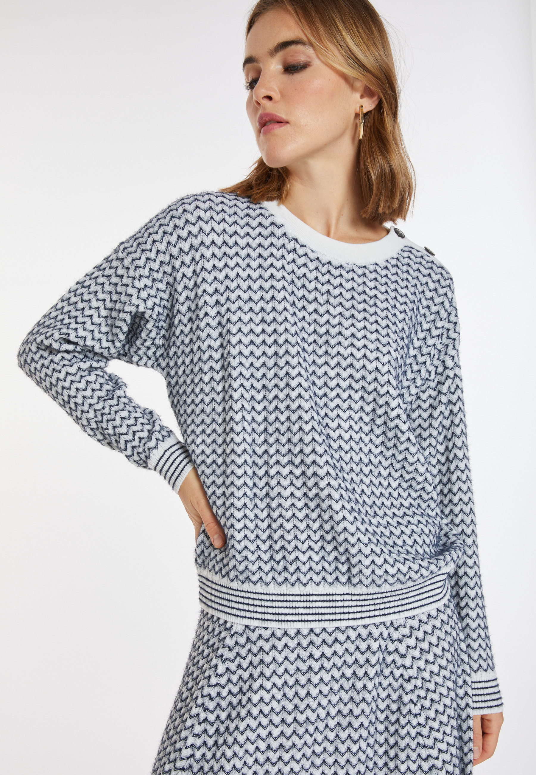 Pull motifs chevron en laine mérinos - Coralise 8303