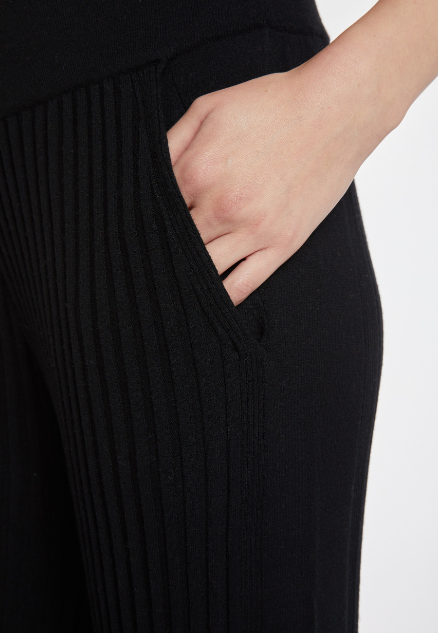 Pocket pants in wool blend - Carmen