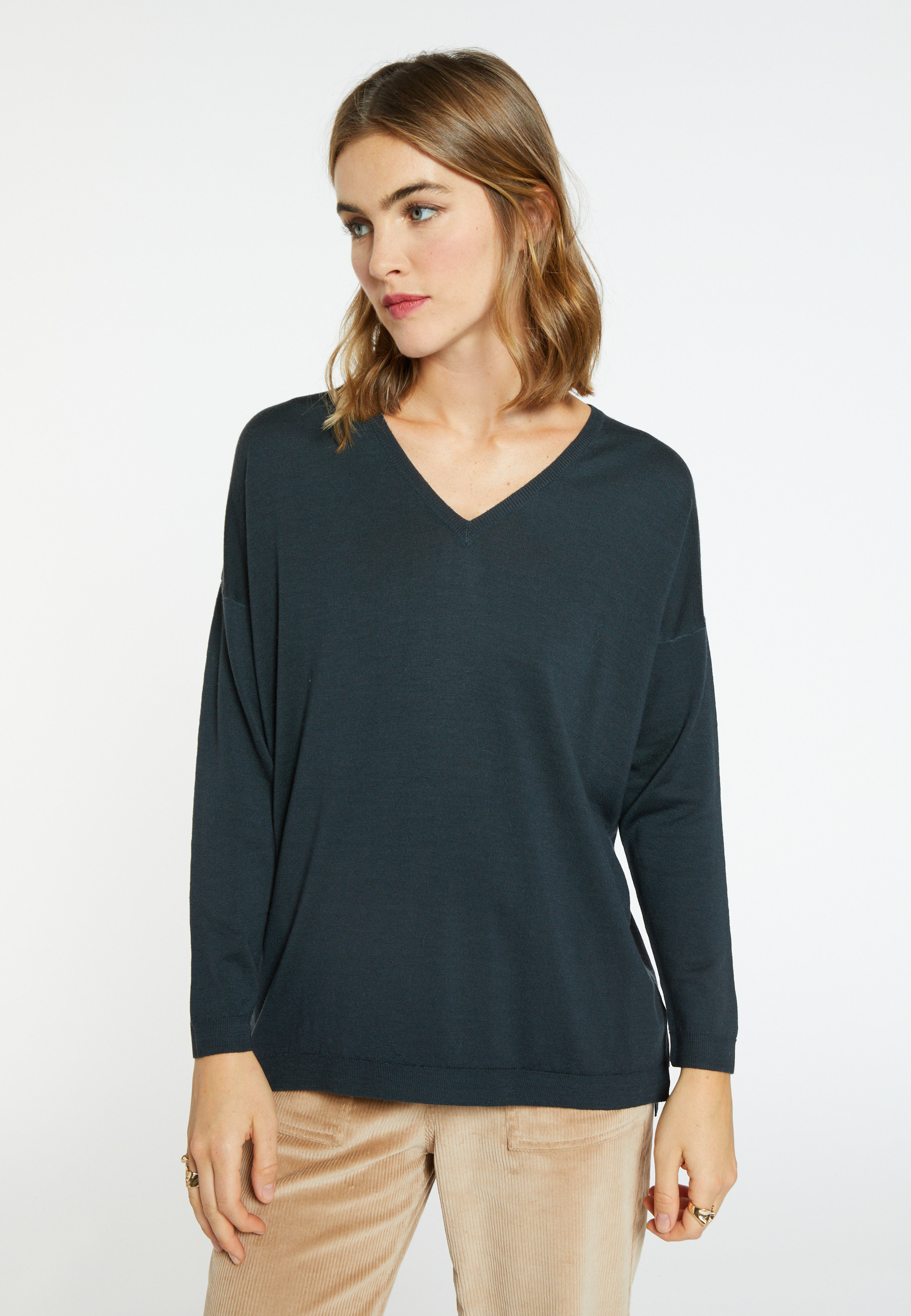 Pull à fentes col v en laine - Bernice 7002 arome - 82 Ecru