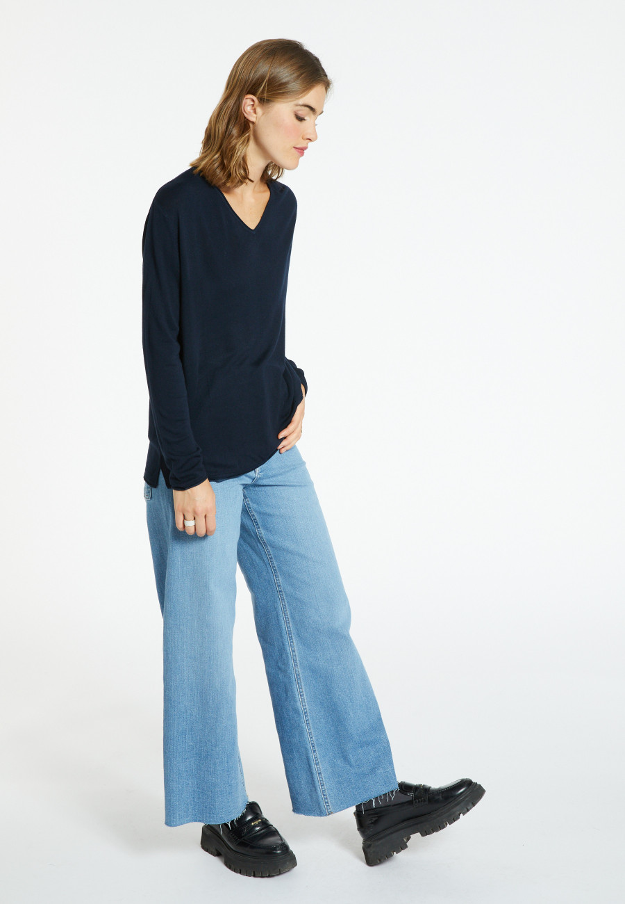 Camiseta Cashmere com gola V e fibra de bambu - Aeline