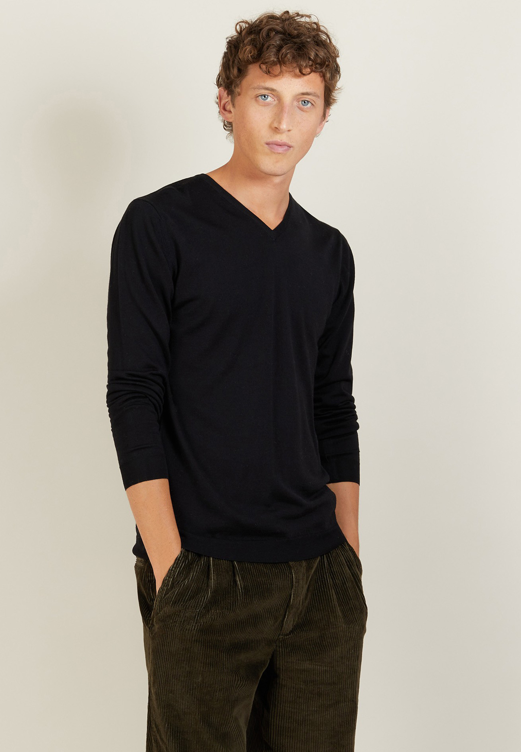 Pull col V en laine et soie - Basil 7001 - 13 Beige moyen
