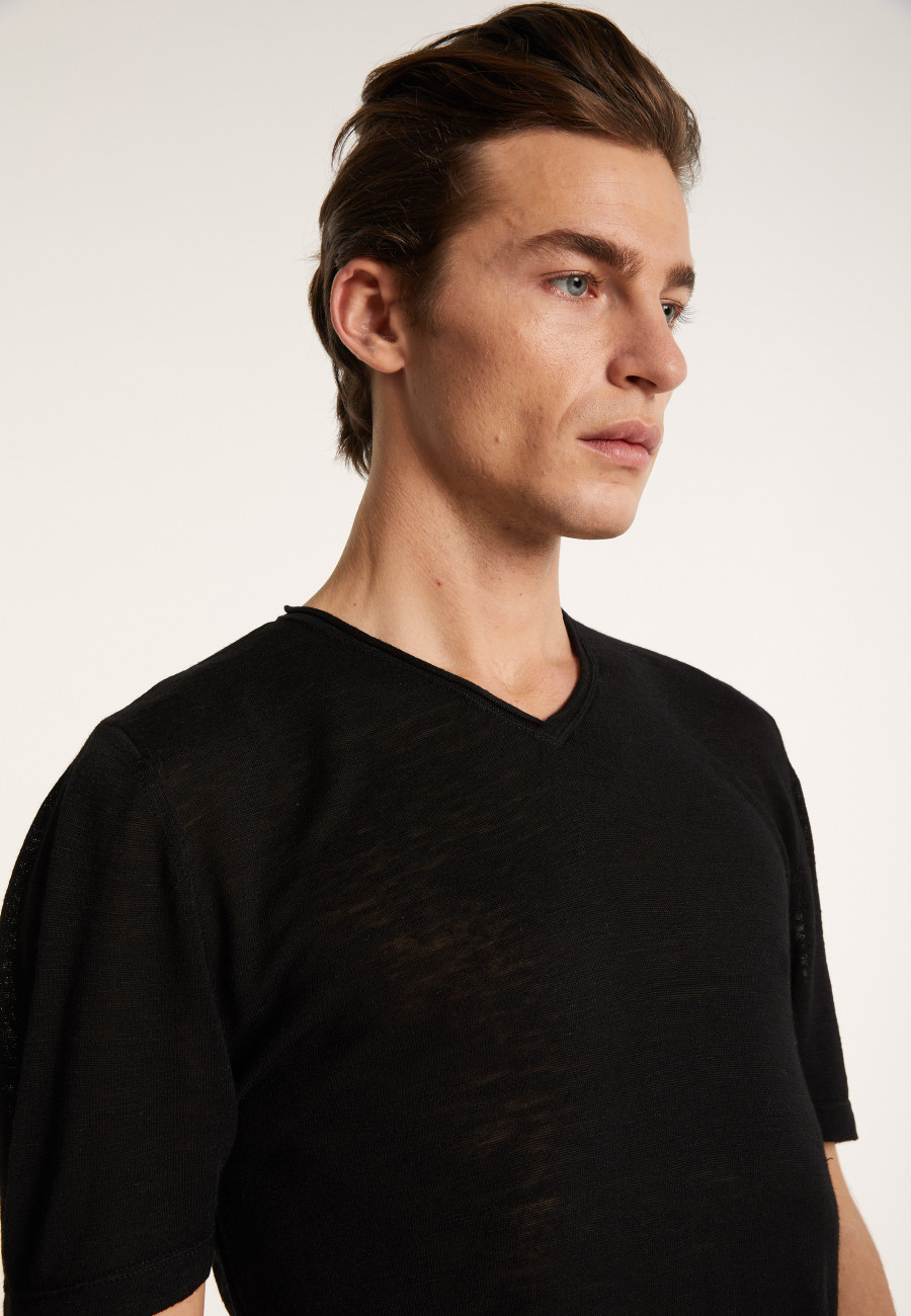 V-neck t-shirt in flamed linen - Reuben