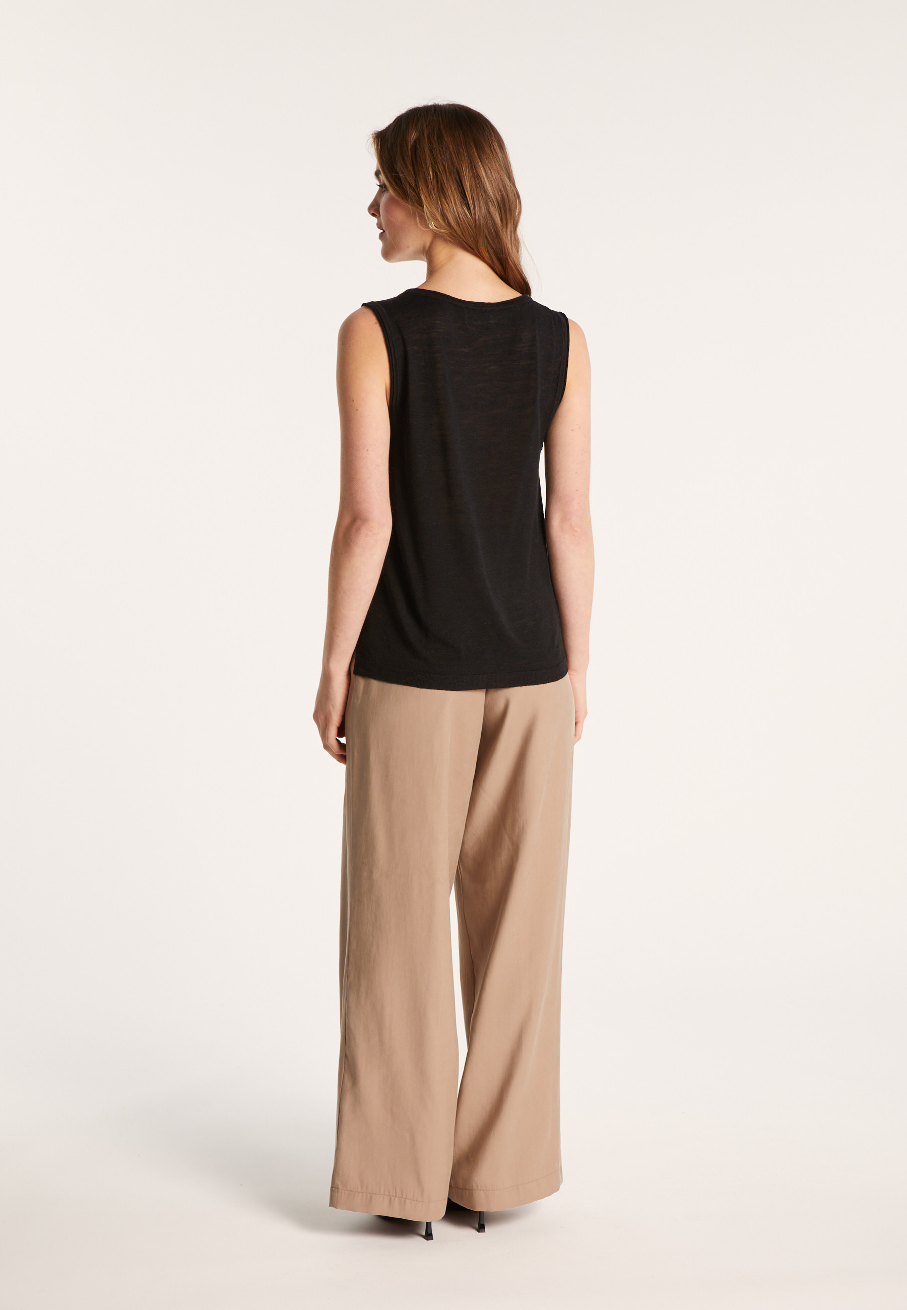 636803 MAITENA