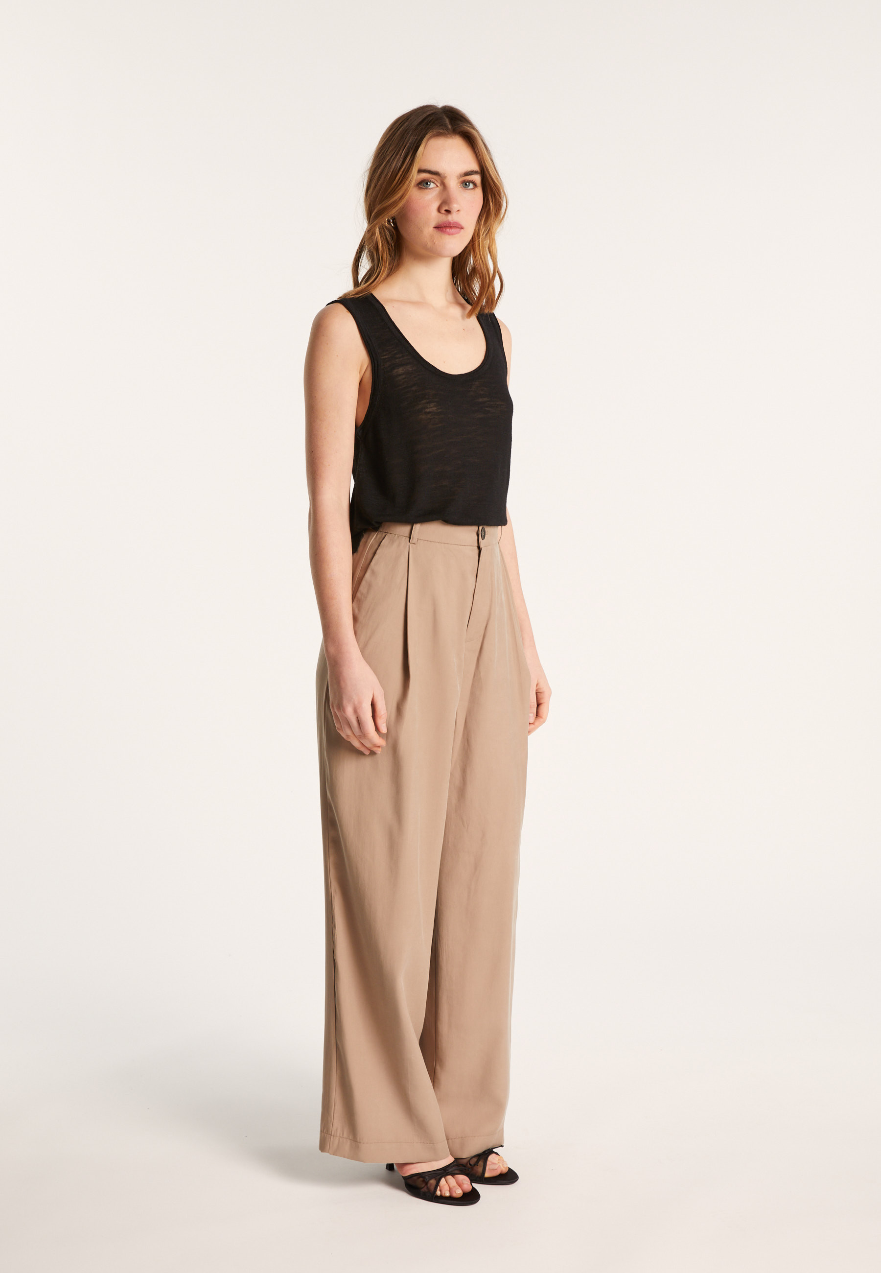 636803 MAITENA