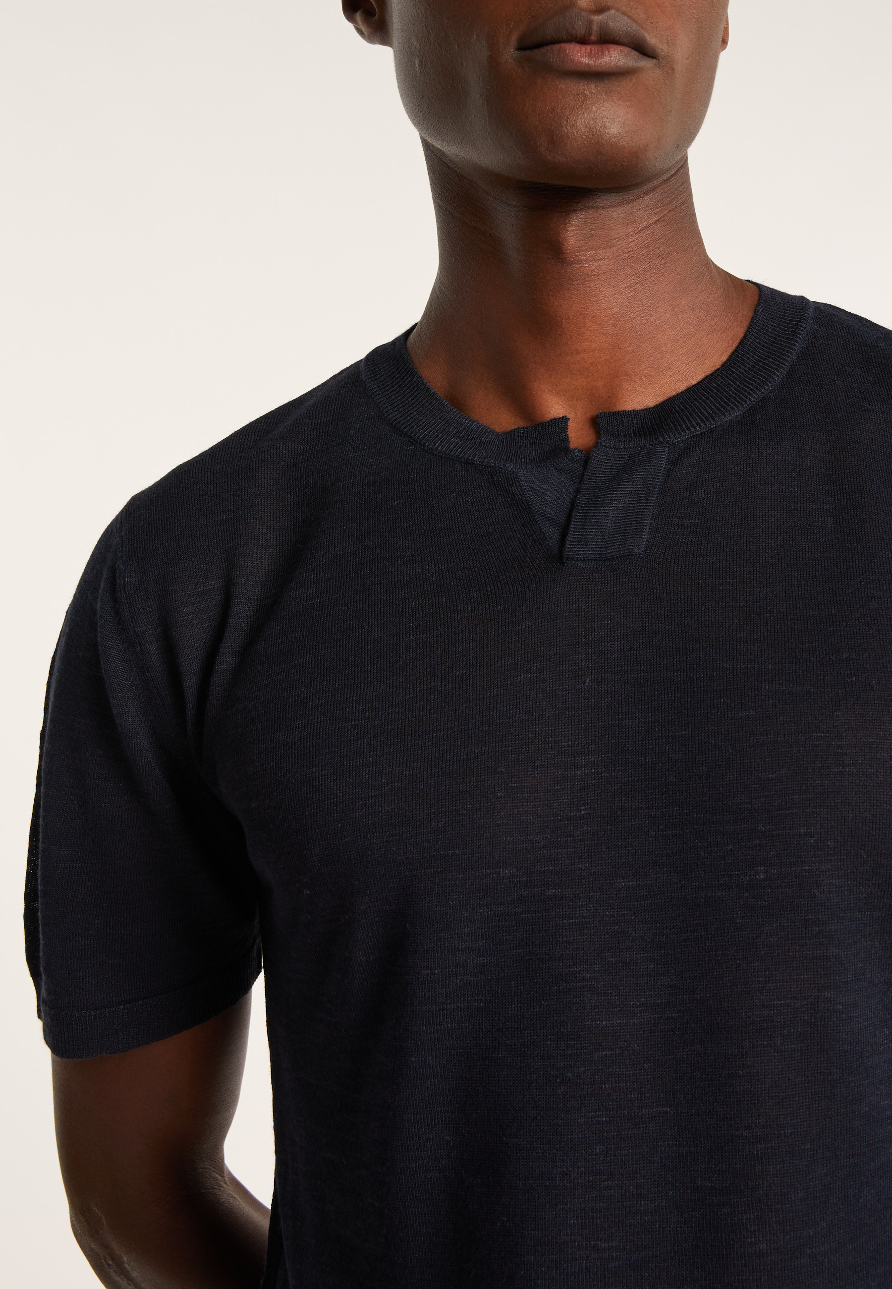 Slub linen t-shirt with Tunisian collar - Baraka
