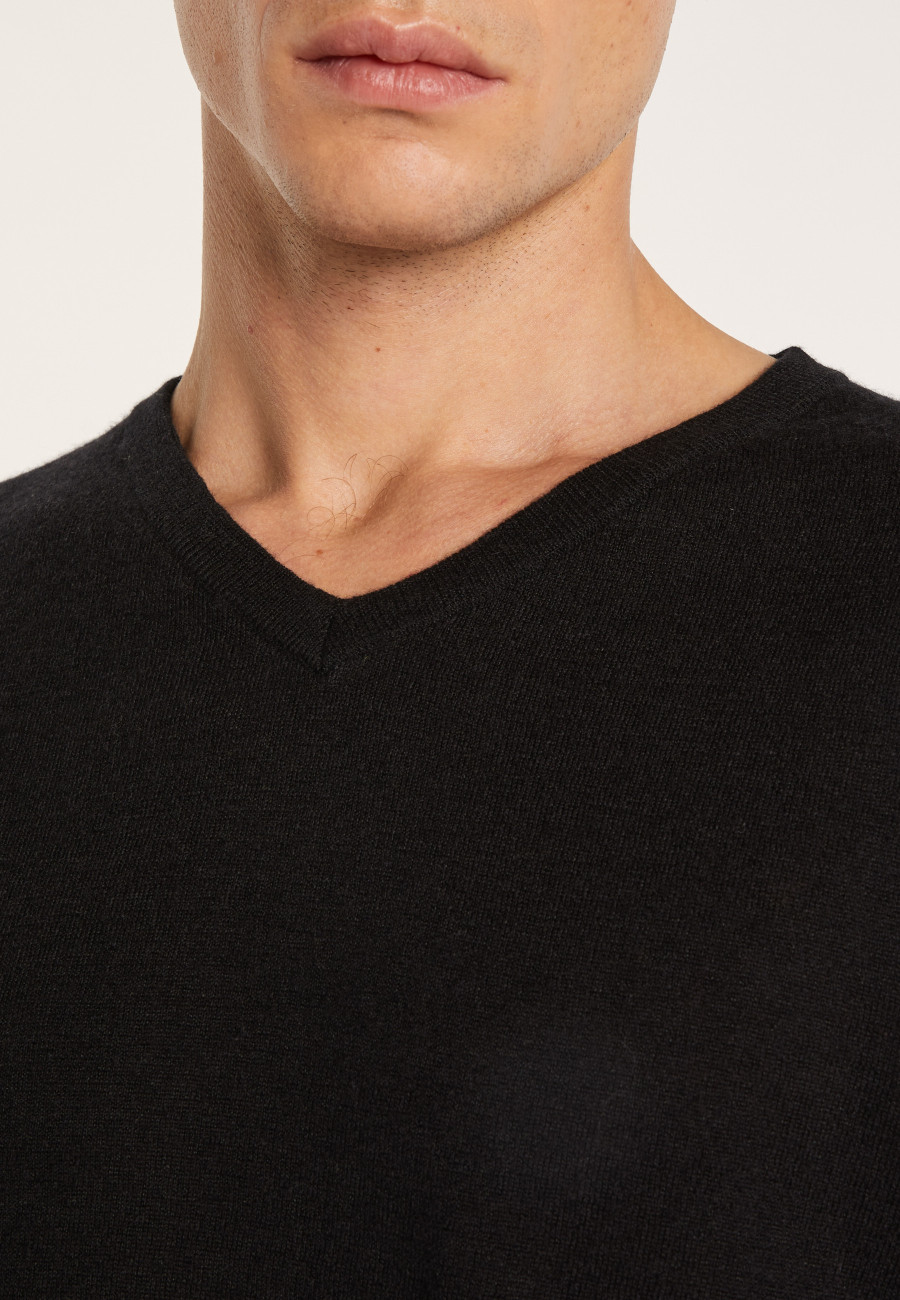 Suéter de cashmere e linho com decote em V - Banderas