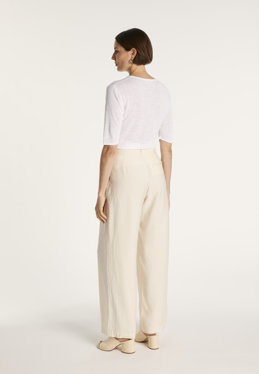 Camiseta gola redonda em linho flamejado com mangas cotovelo - Mady