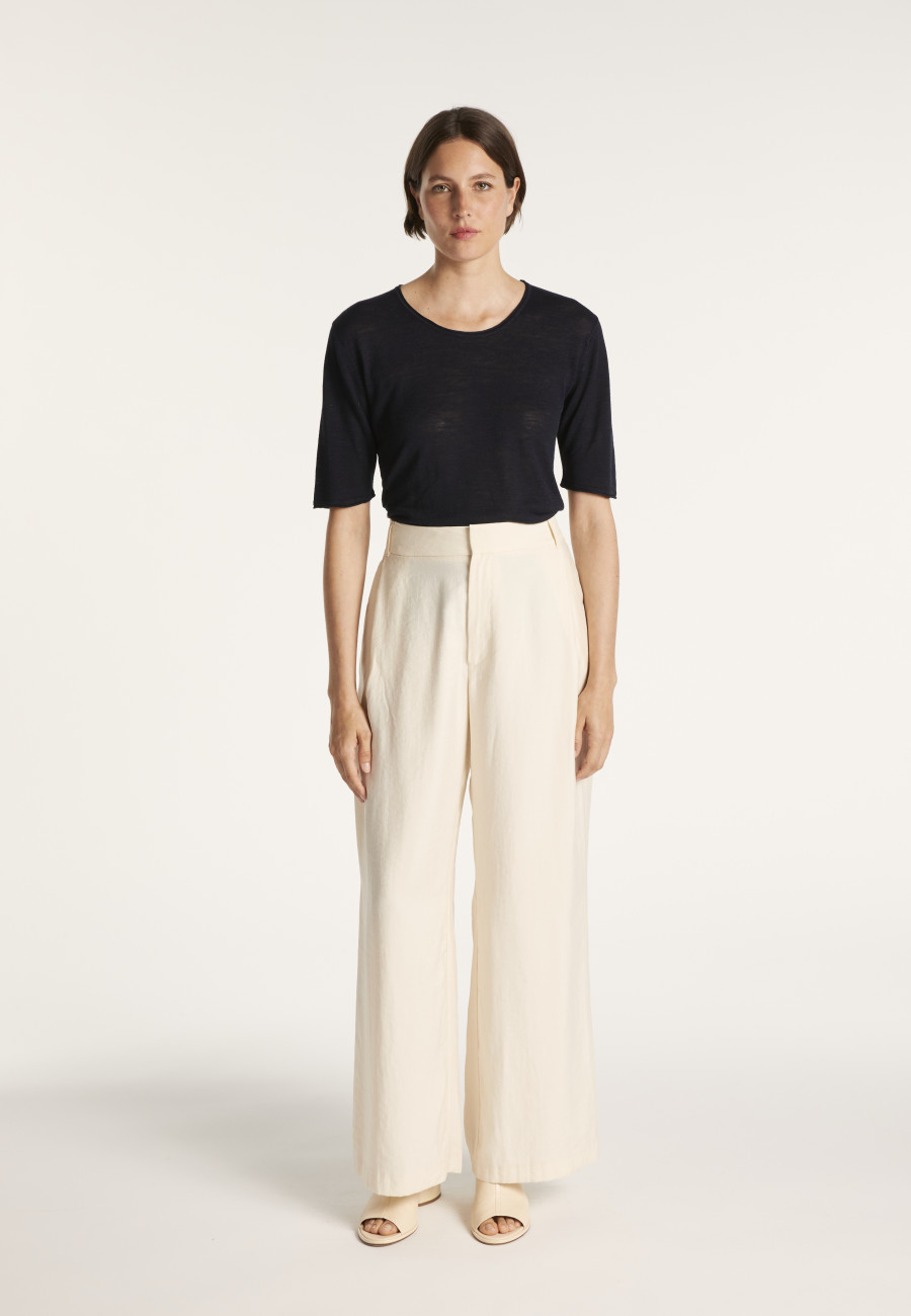 Camiseta gola redonda em linho flamejado com mangas cotovelo - Mady