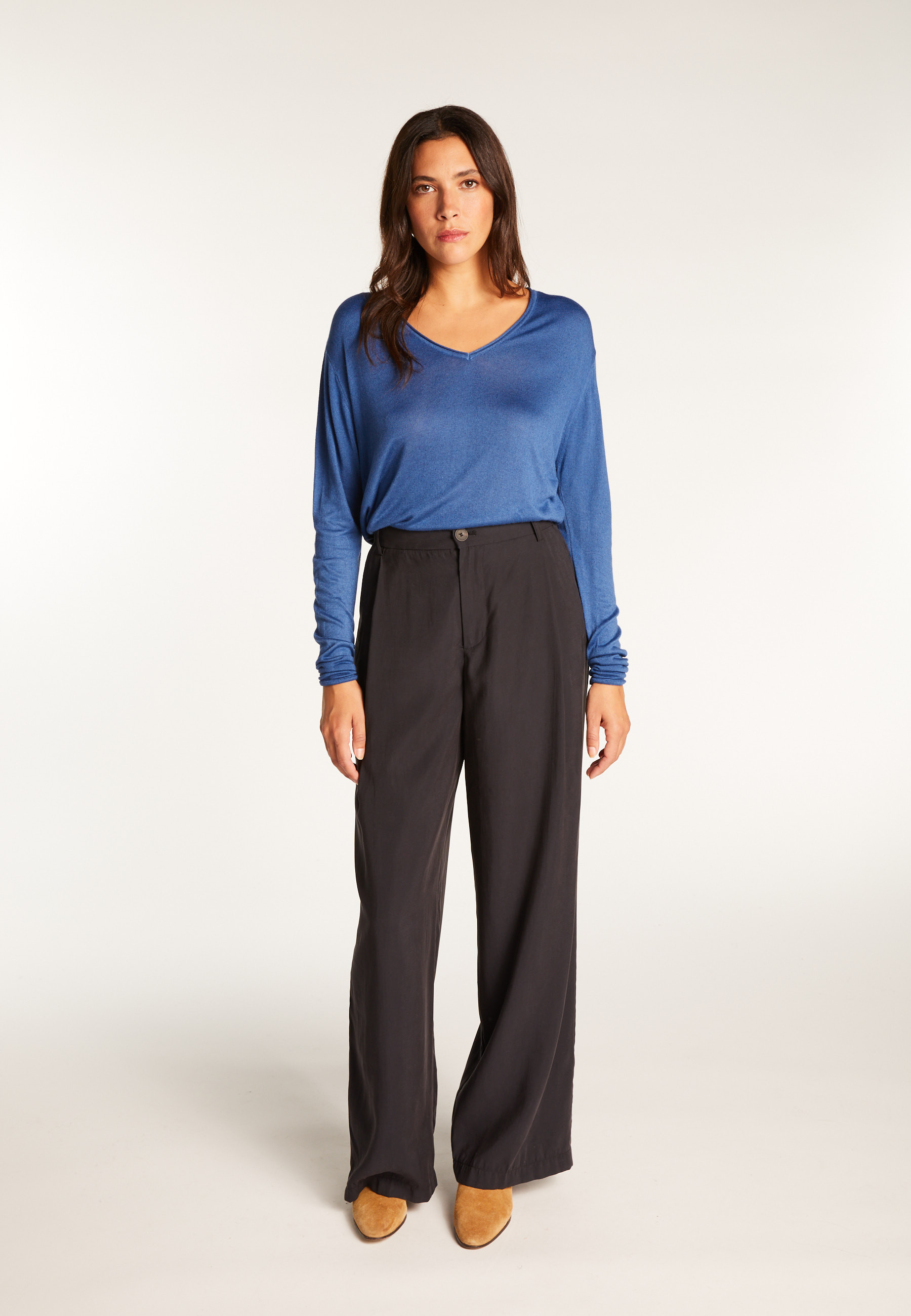 V-neck T-shirt in bamboo cashmere fiber - Aeline