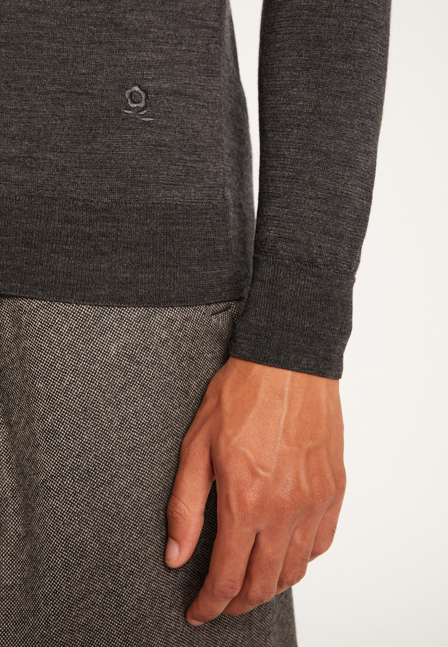 Suéter de lã merino com decote em V - Elmo