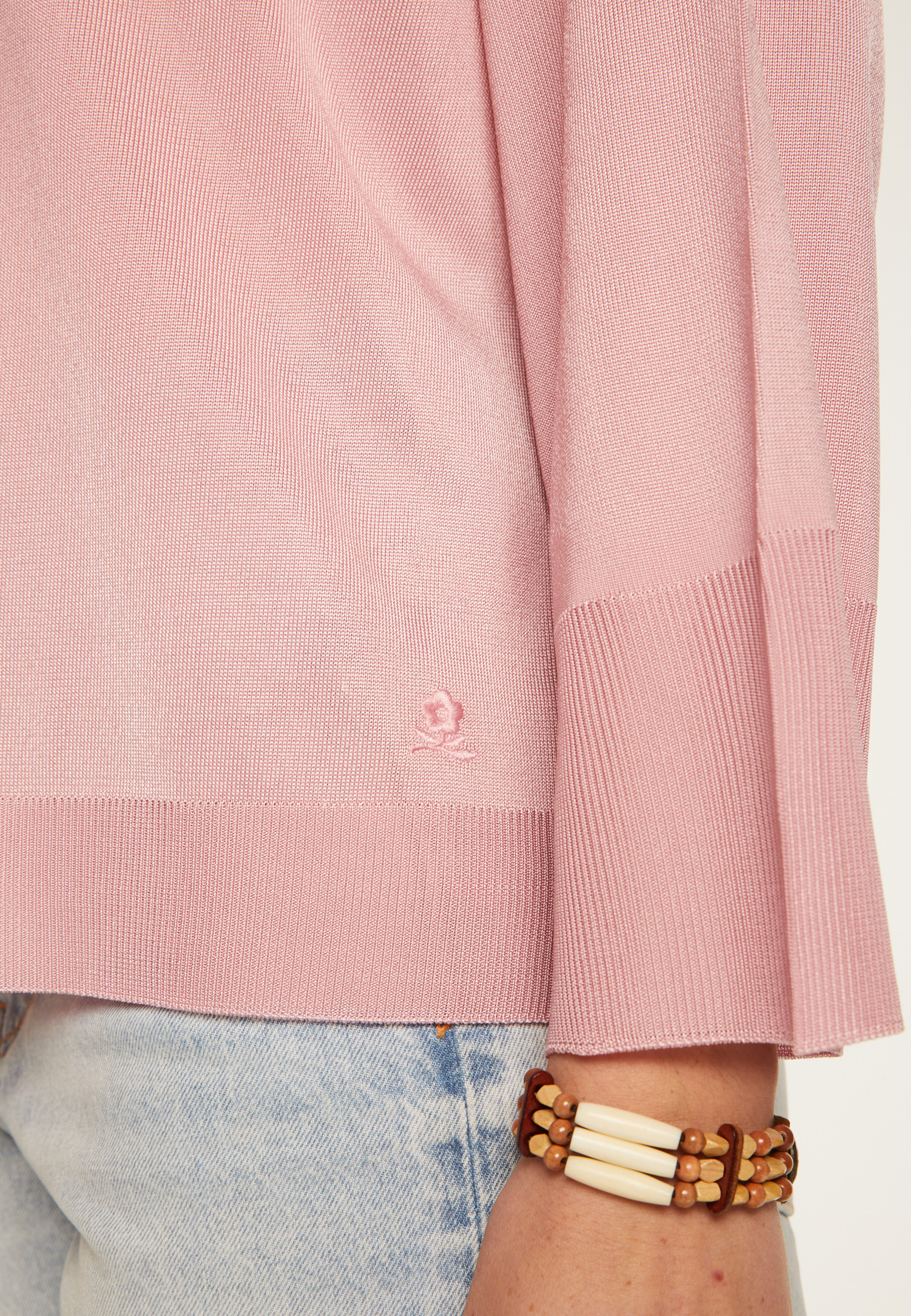 V-neck sweater in light thread - Delly
