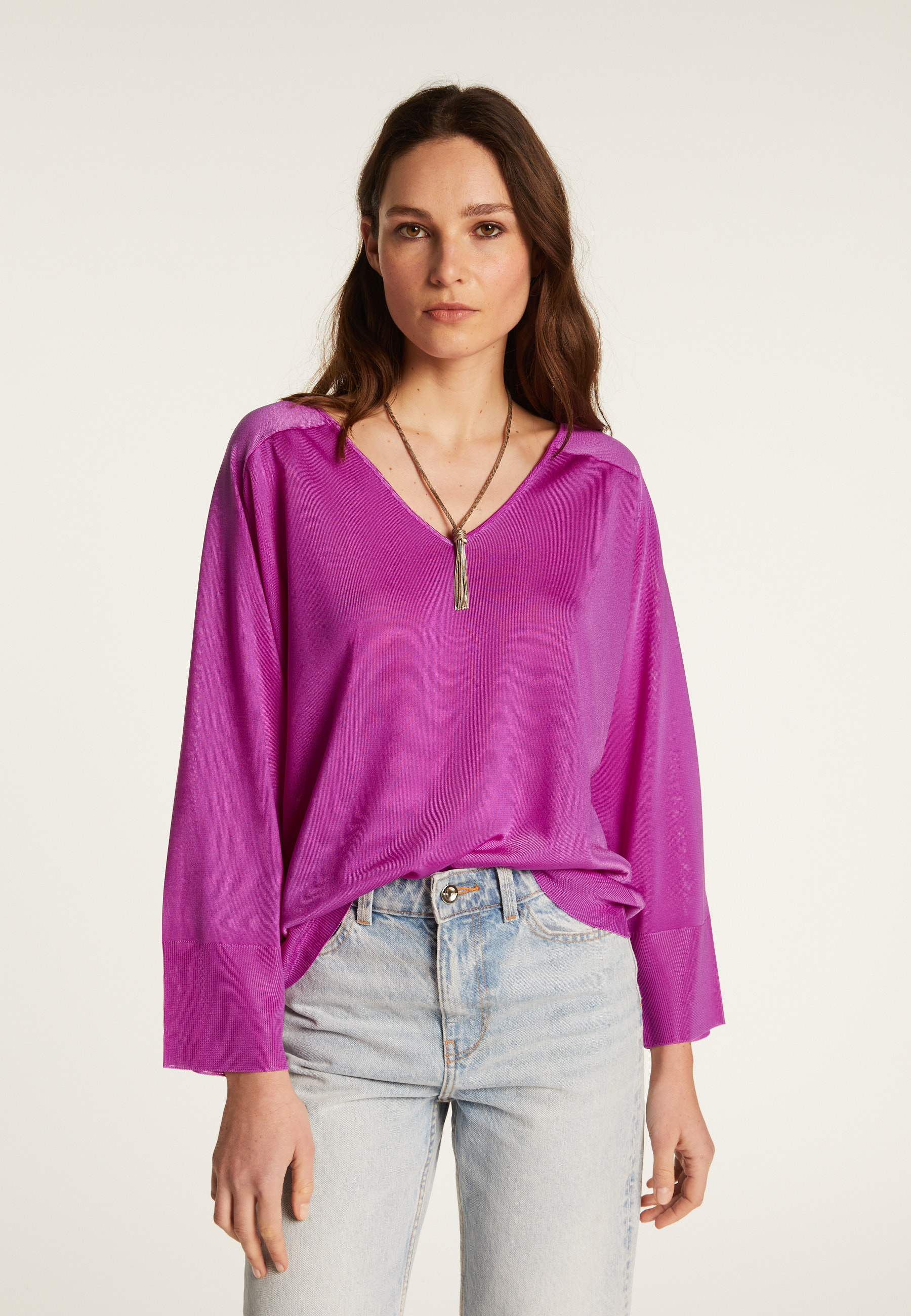 V-neck sweater in light thread - Delly