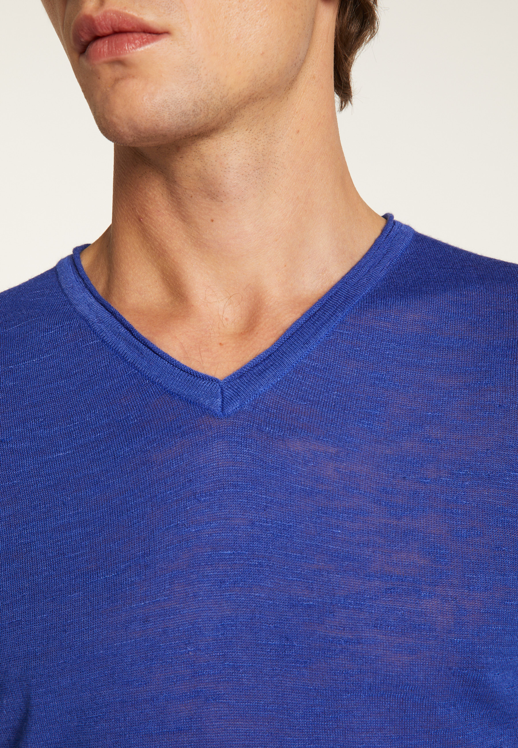 T-shirt col V en coton - Reuben
