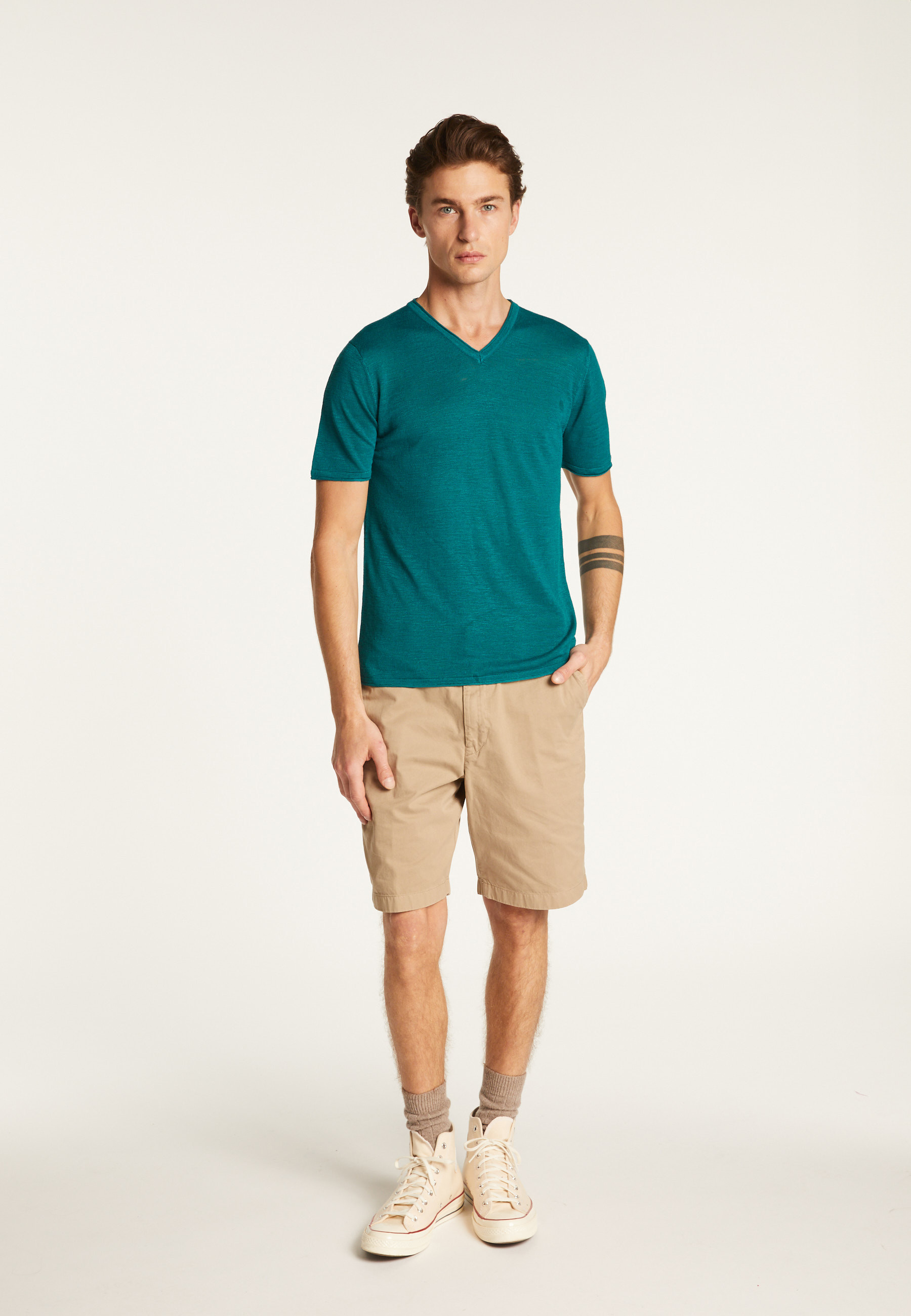 Cotton V-neck T-shirt - Reuben