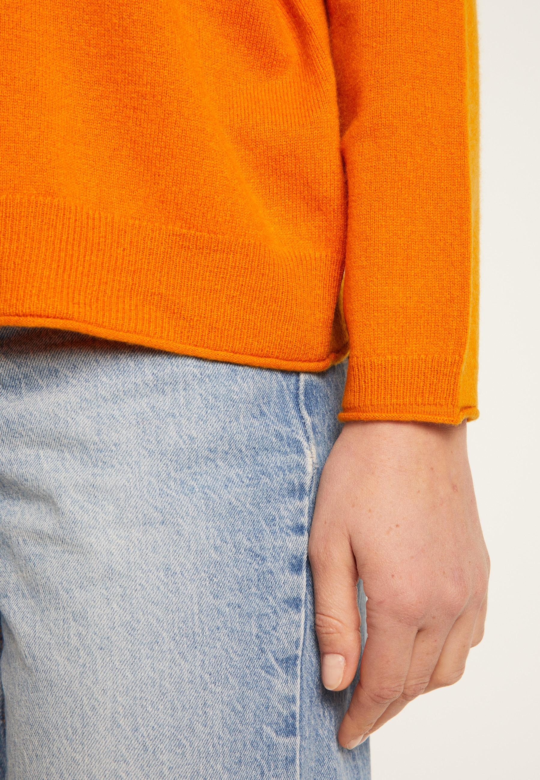 Loose-fit round-neck cashmere sweater - Acene