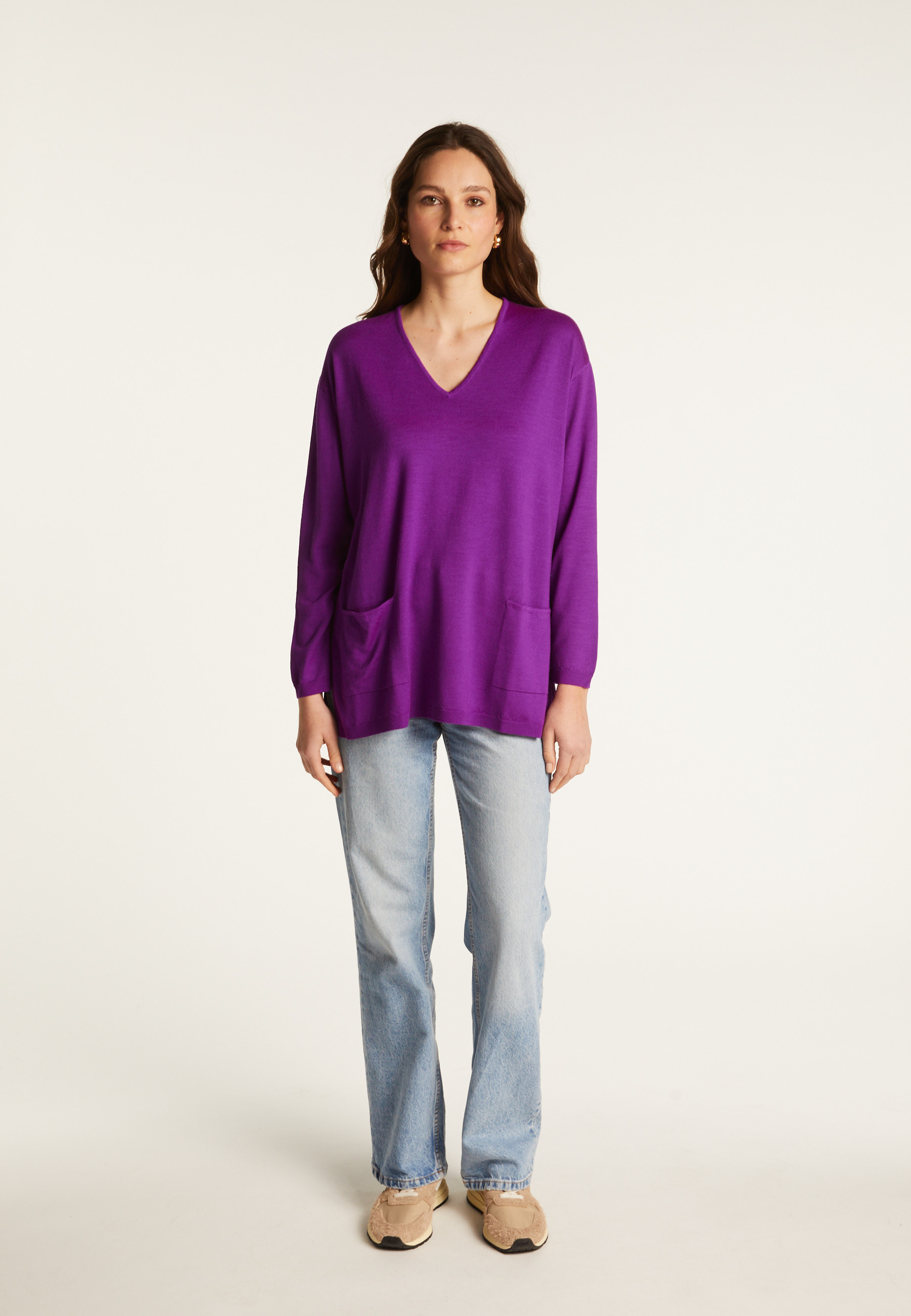 Pull ample col V à poches en laine mérinos - Albertine 7852 celadon - 94 Vert amande