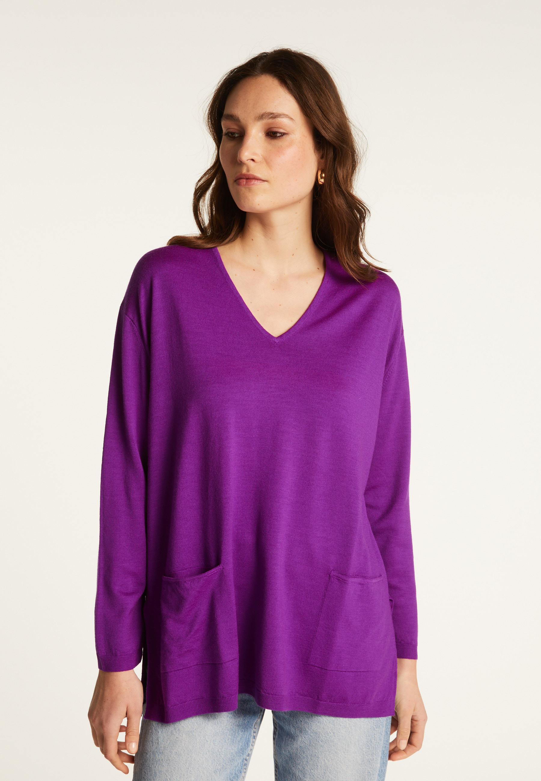 Pull ample col V à poches en laine mérinos - Albertine 7852 celadon - 94 Vert amande