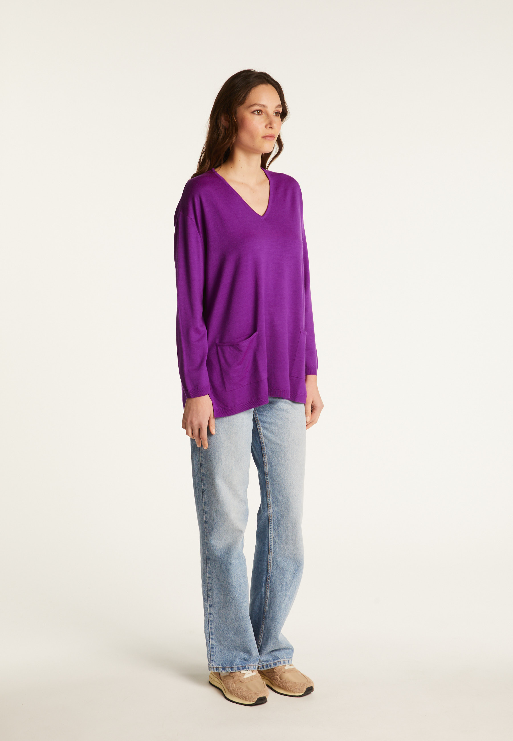 Pull ample col V à poches en laine mérinos - Albertine 7852 celadon - 94 Vert amande
