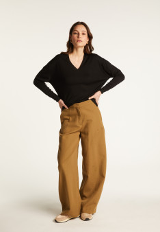 Merino wool V-neck sweater with slits in merino wool - Aurora