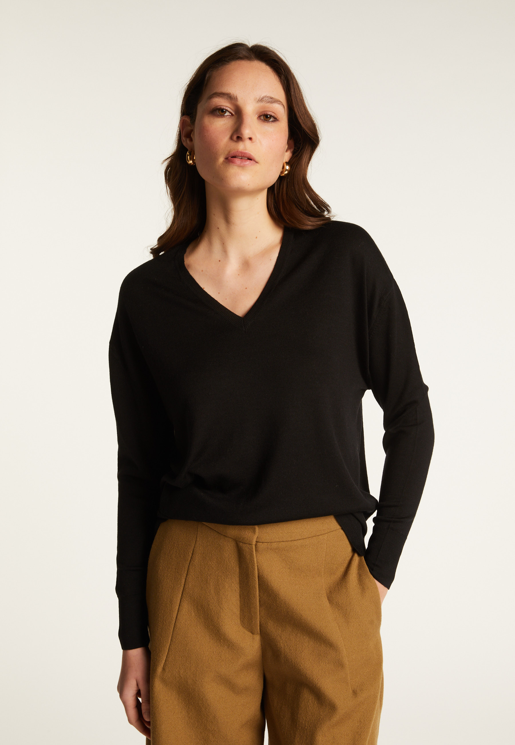 Pull col V à fentes en laine mérinos - Aurora 7480 rubis - 52 Rouge