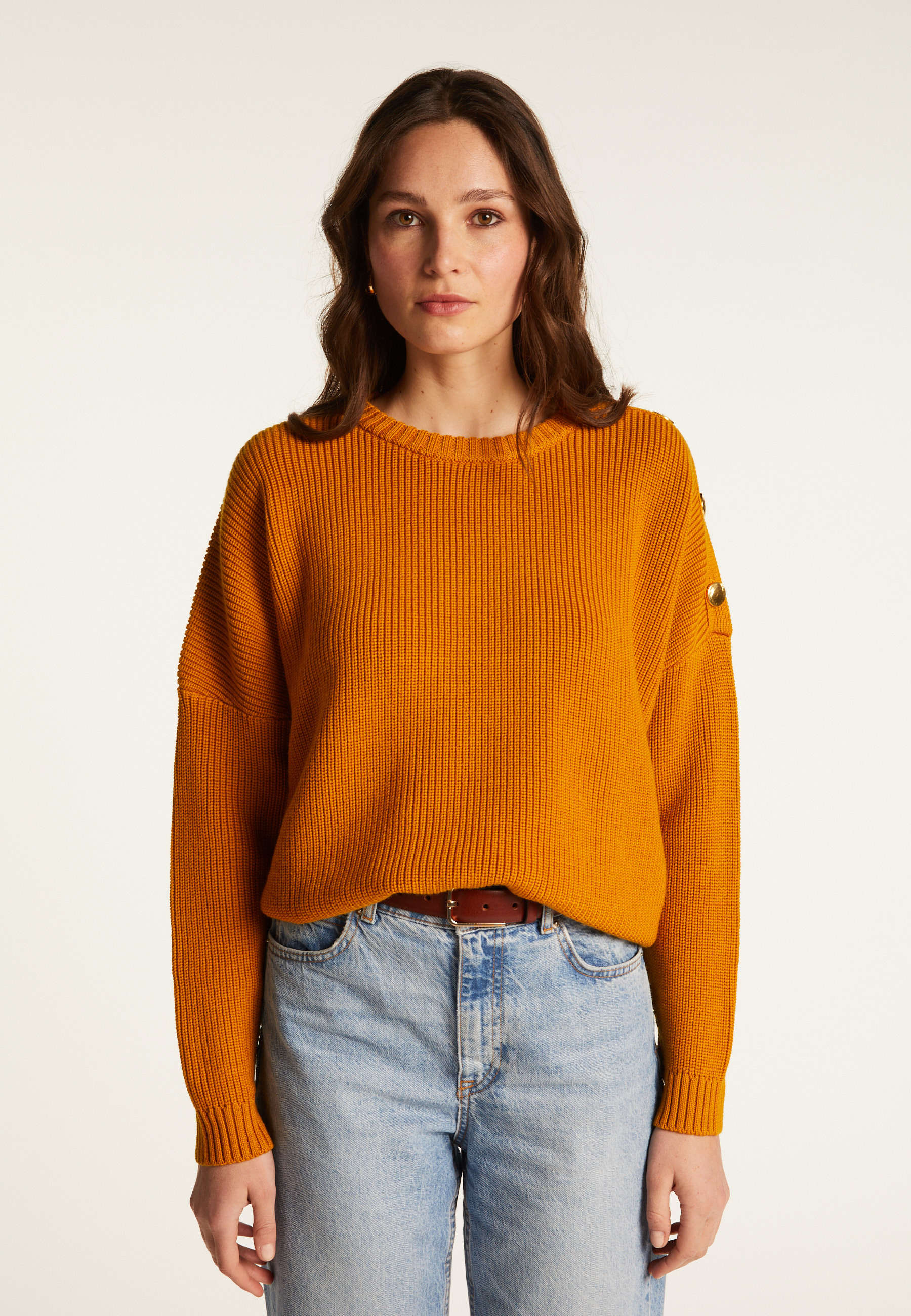 Pull col rond épaule boutonné en laine mérinos - Gao 7860 soleil - 89 Moutarde