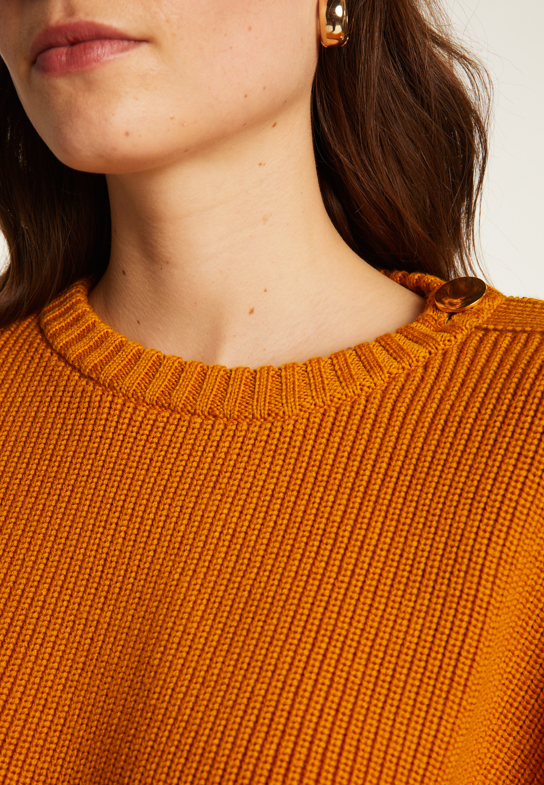 Pull col rond épaule boutonné en laine mérinos - Gao 7860 soleil - 89 Moutarde
